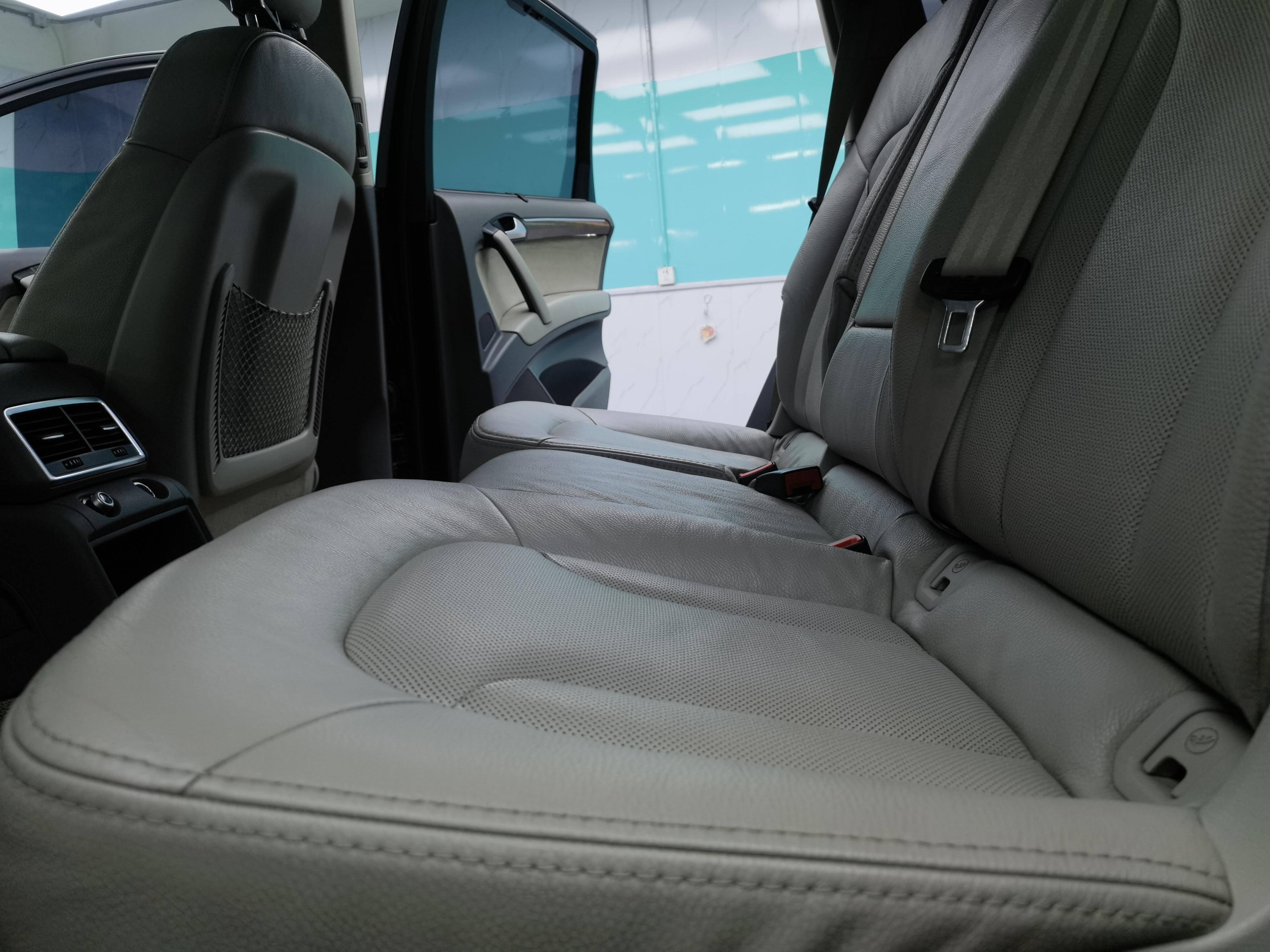 Audi Q7 2014 thumb 2