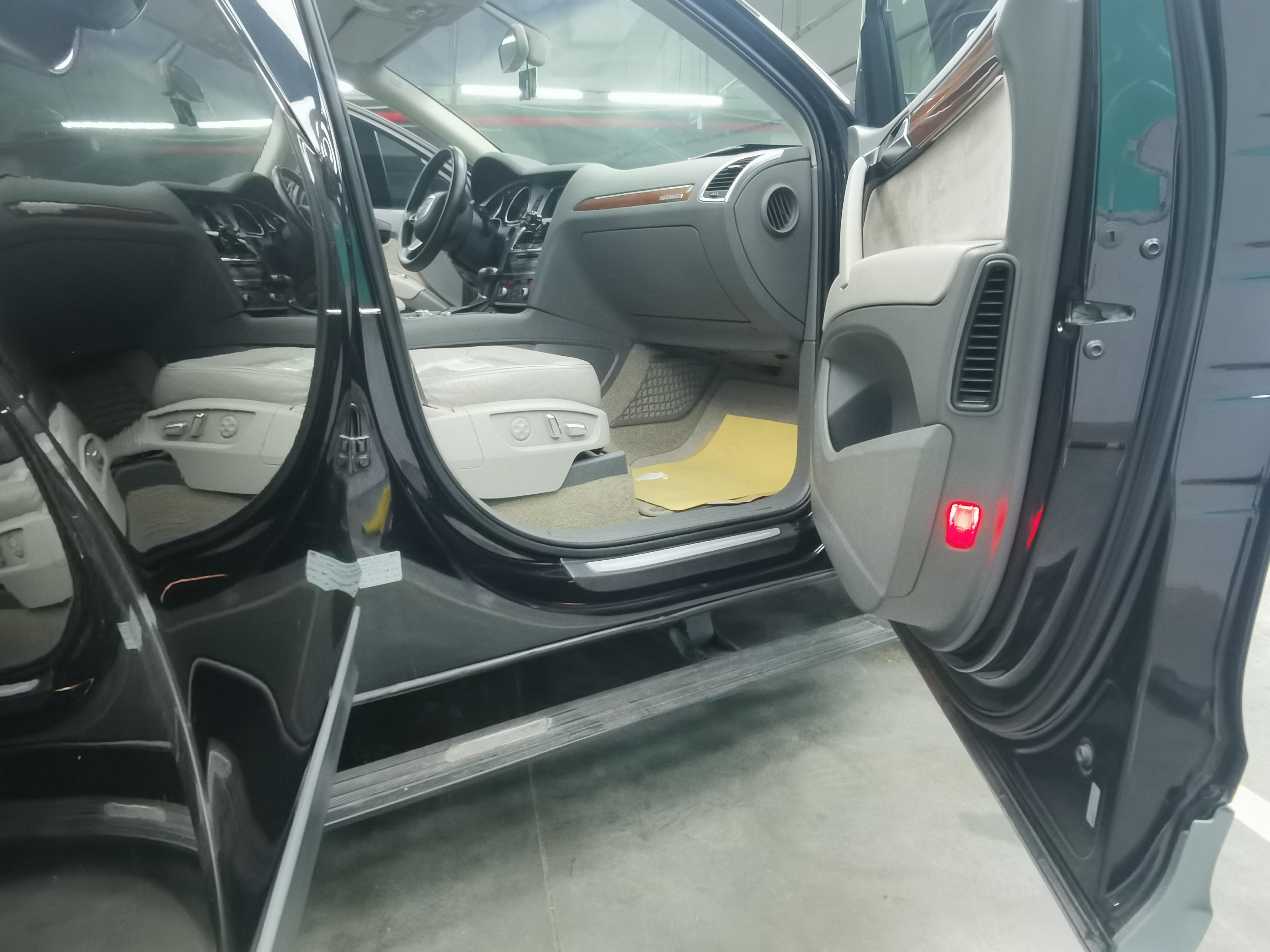 Audi Q7 2014 thumb 6