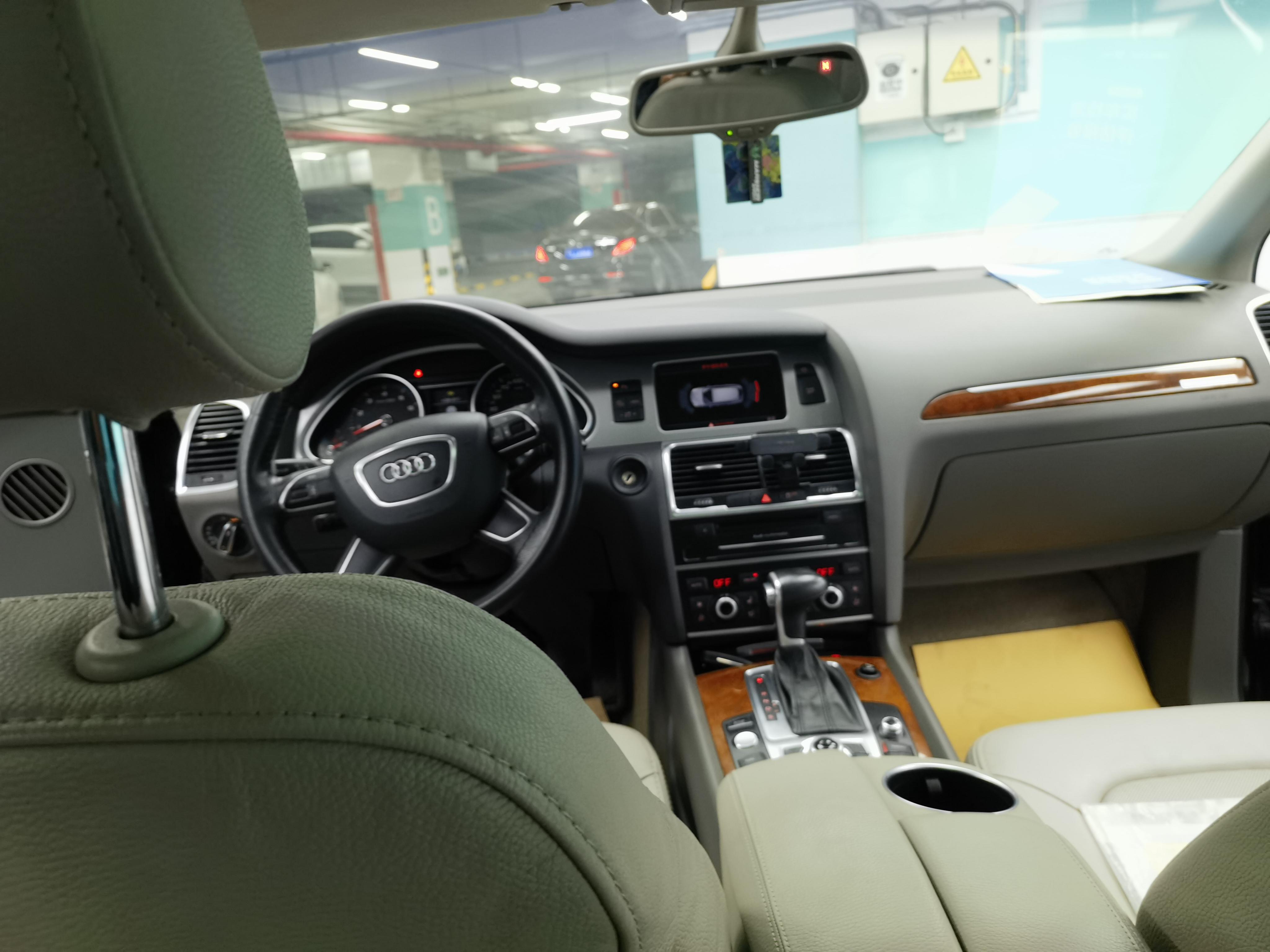 Audi Q7 2014 thumb 7