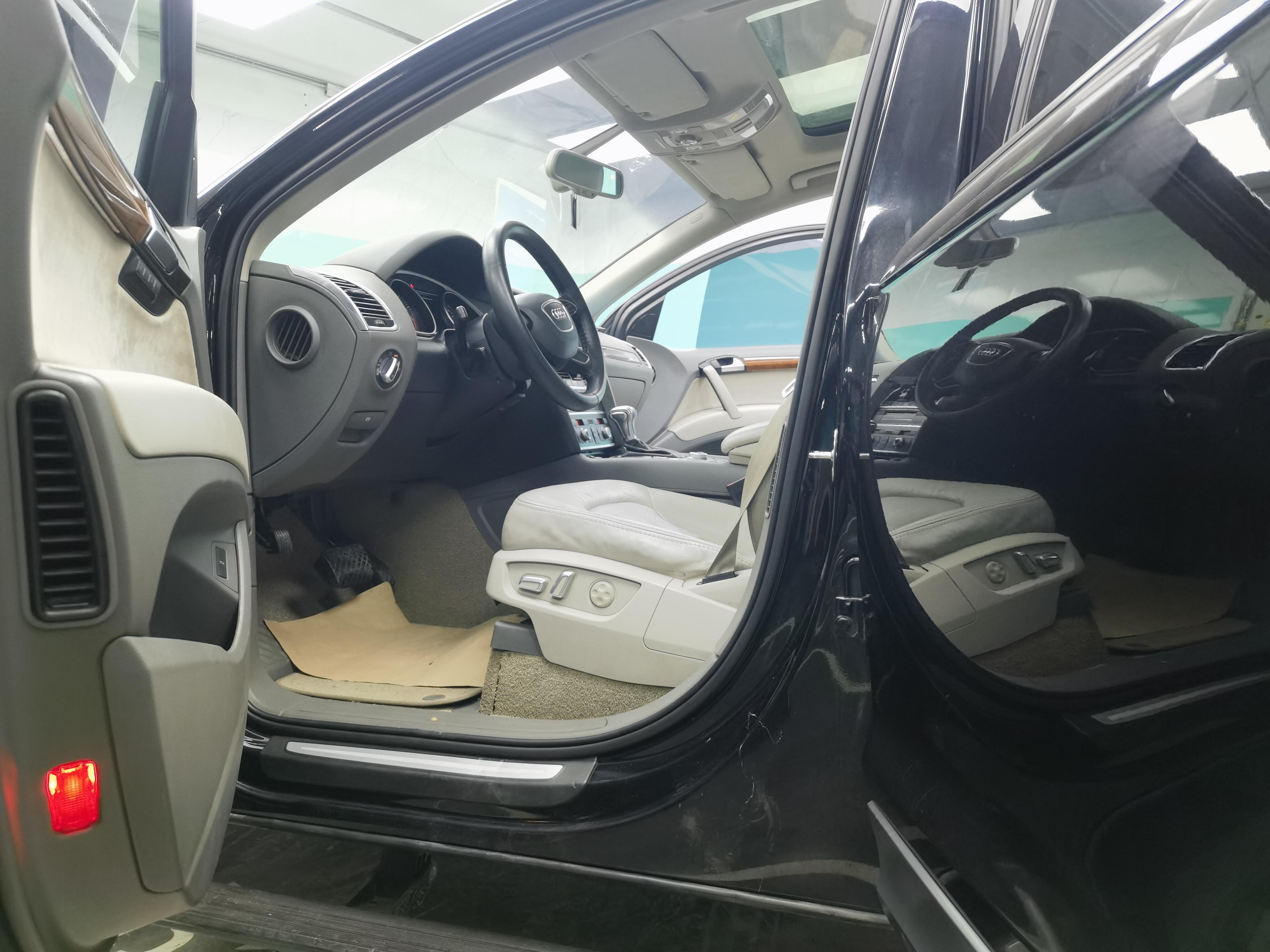 Audi Q7 2014 thumb 9