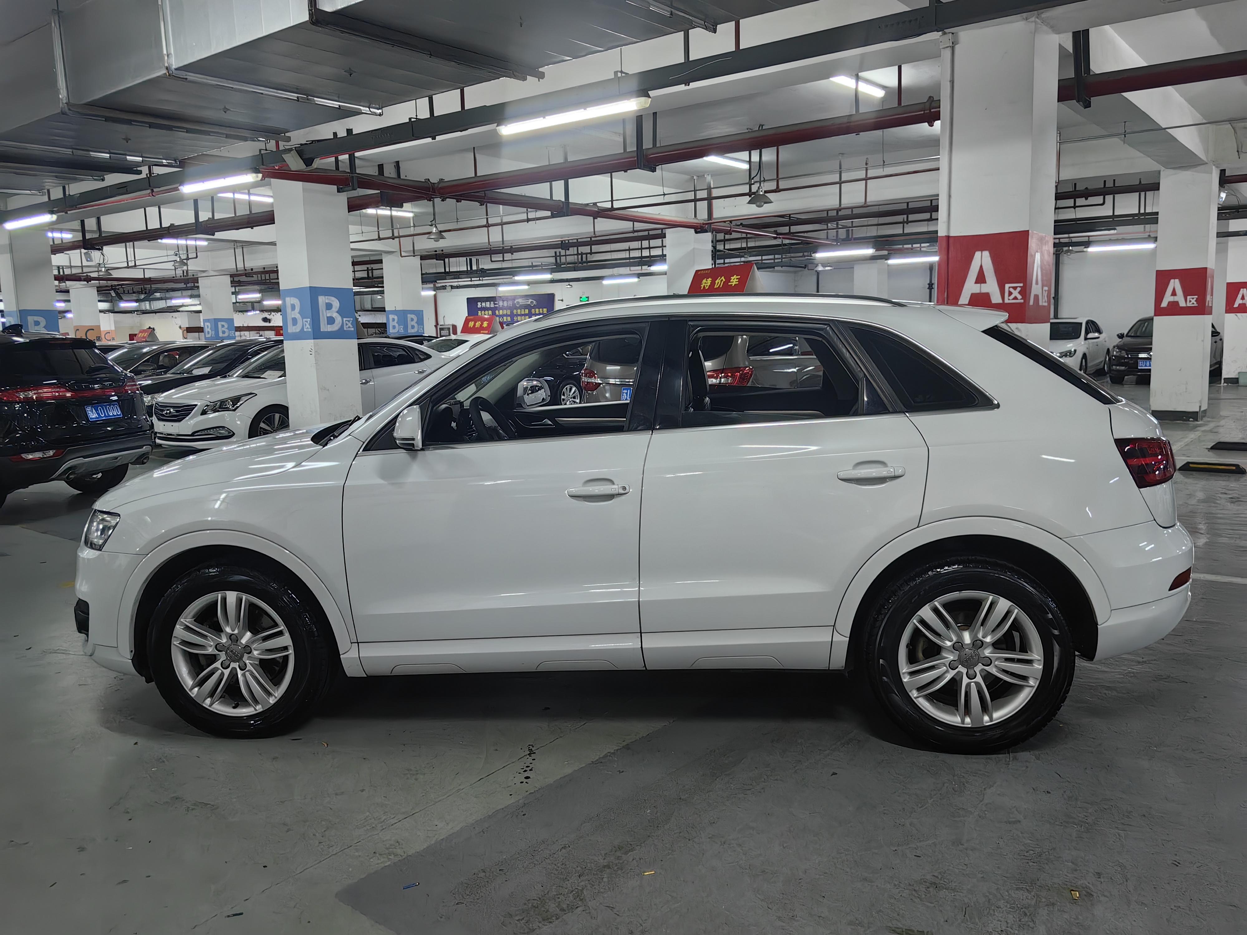 Audi Q3 2015 thumb 2