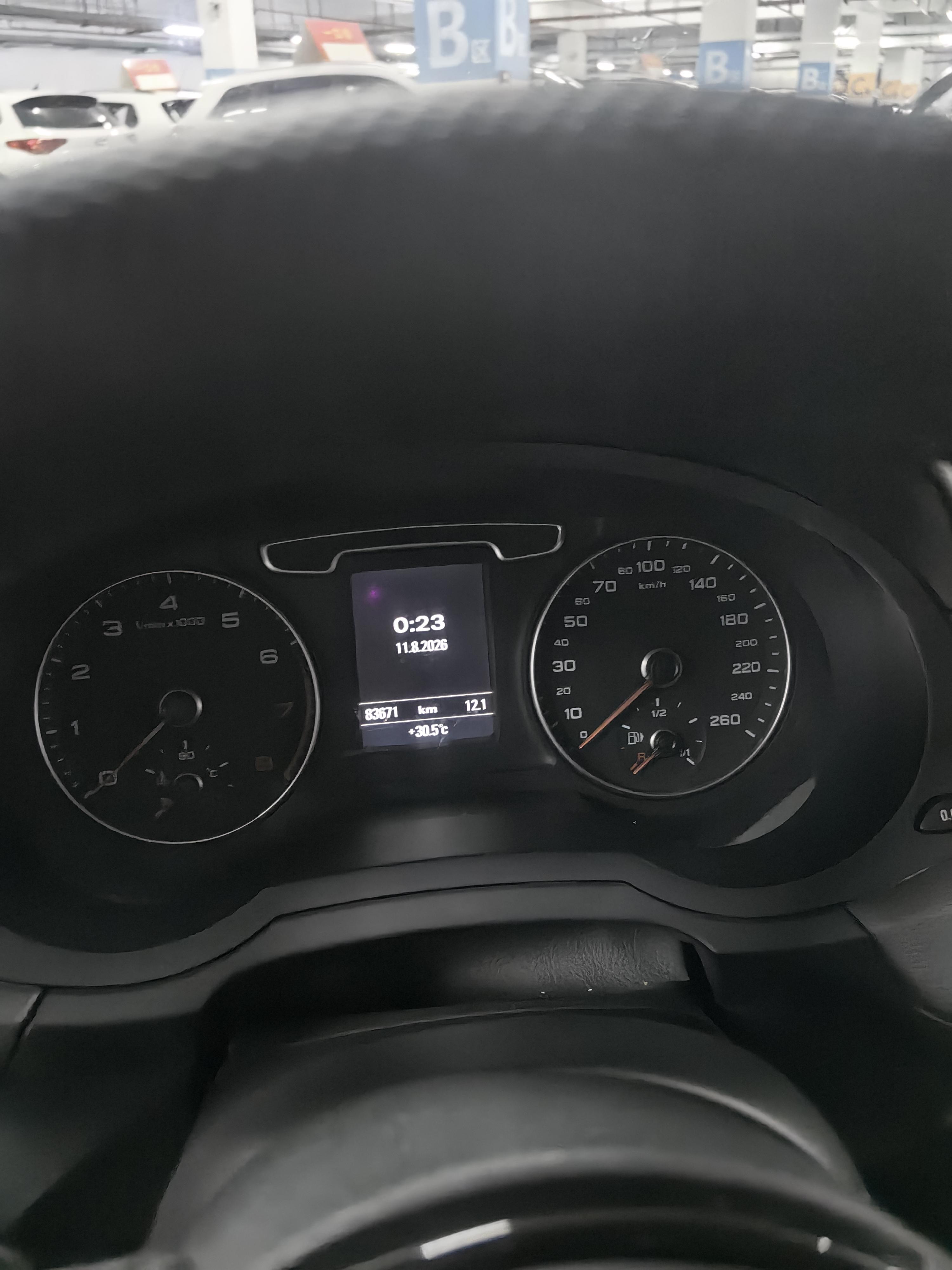 Audi Q3 2015 thumb 8