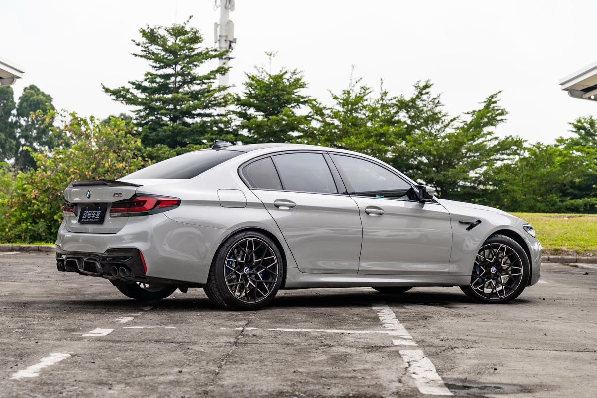 BMW M5 2018 thumb 2