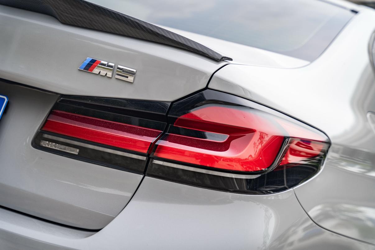 BMW M5 2018 thumb 4