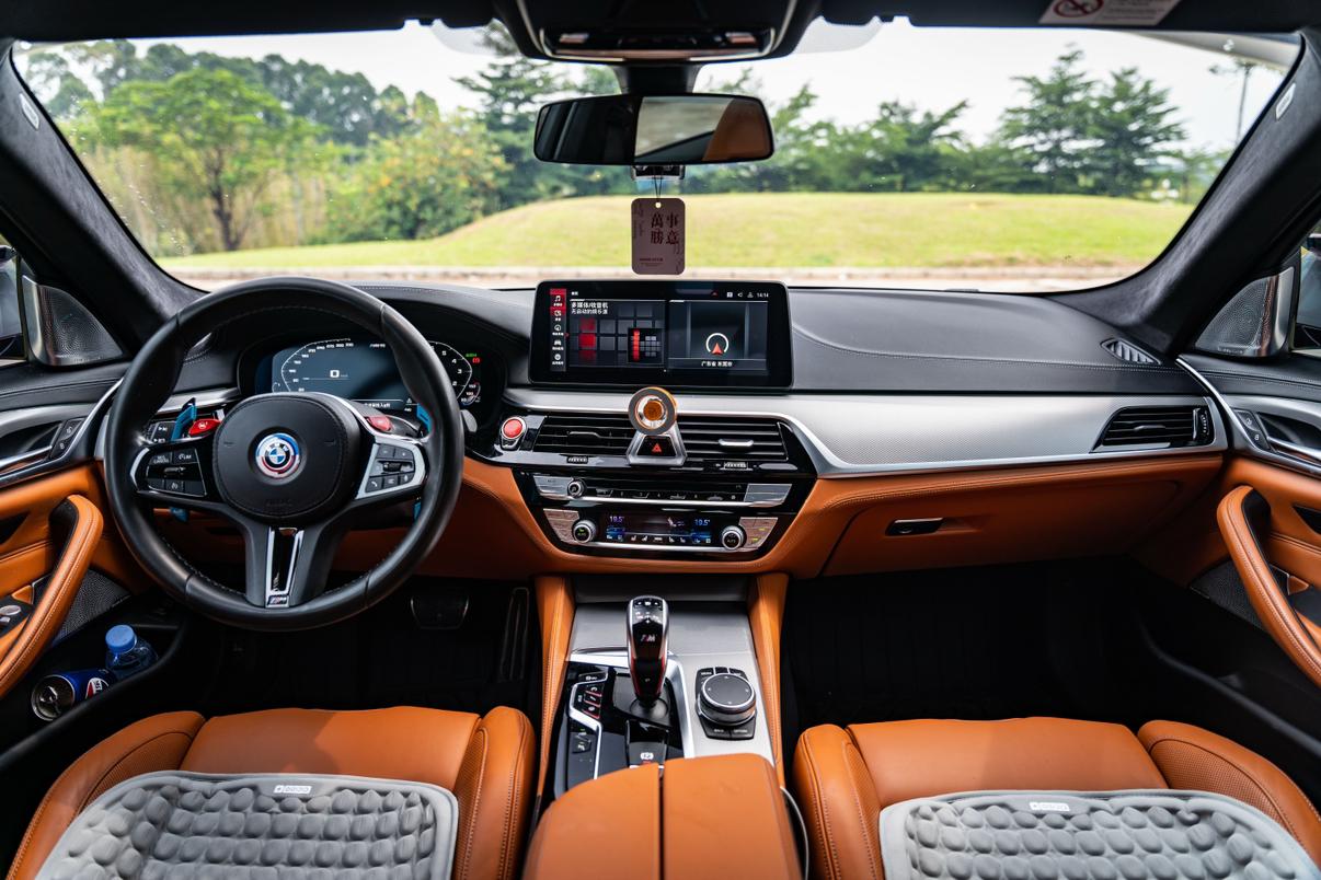 BMW M5 2018 thumb 10