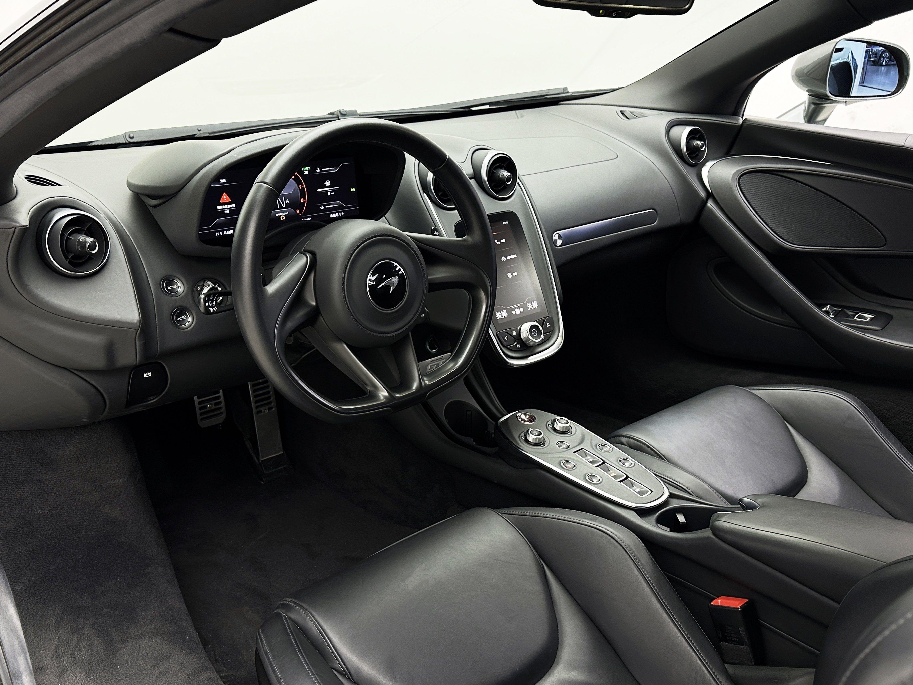 McLaren GT 2019 thumb 12