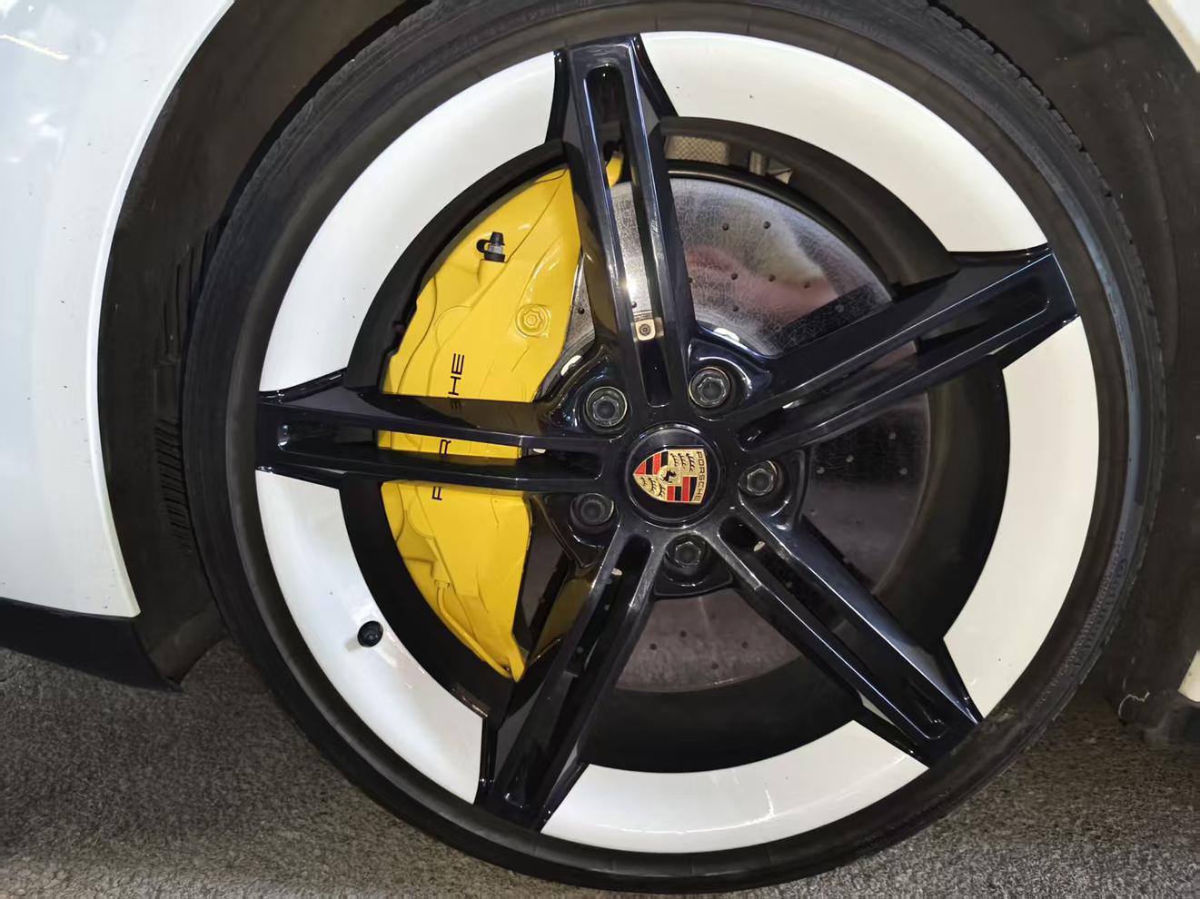Porsche Taycan 2019 thumb 4