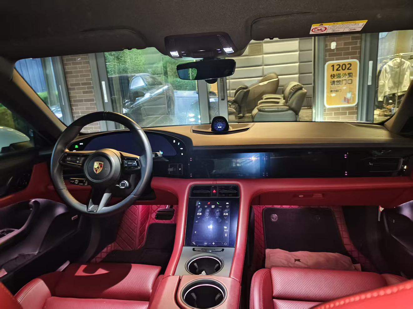 Porsche Taycan 2019 thumb 5