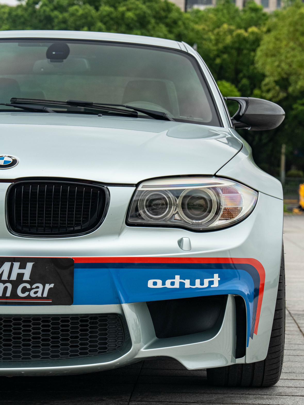 BMW 1 серии 2011 thumb 5