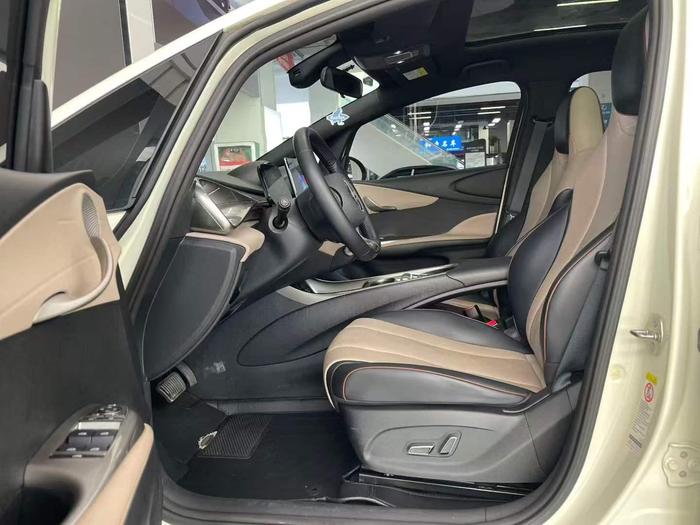 BYD Dolphin 2023 thumb 6