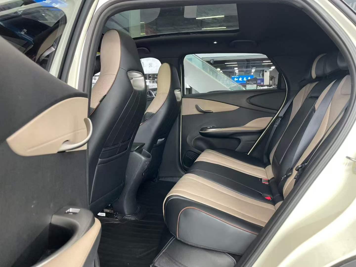 BYD Dolphin 2023 thumb 7