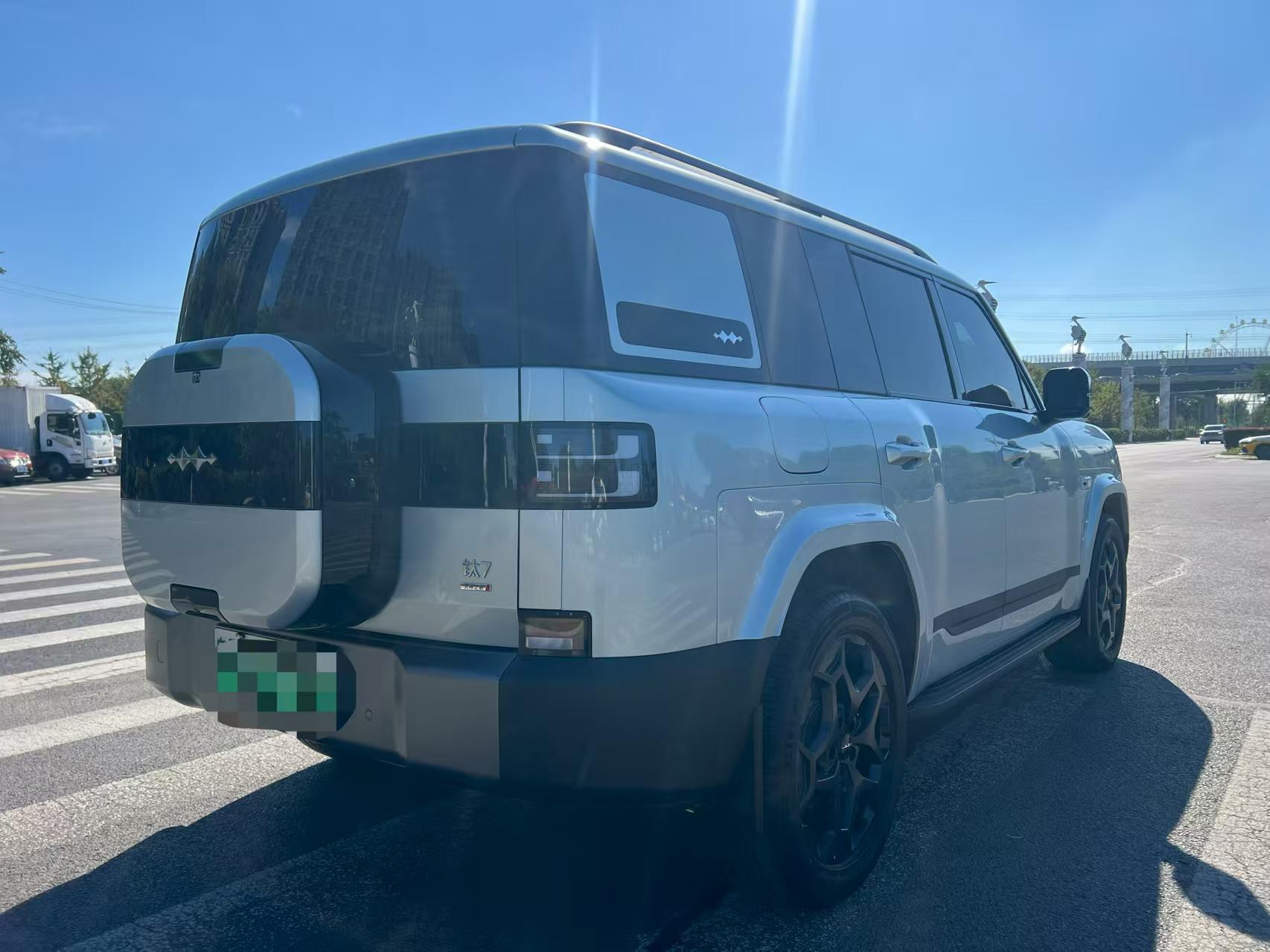 BYD Fangchengbao 7 PHEV 2025 thumb 4