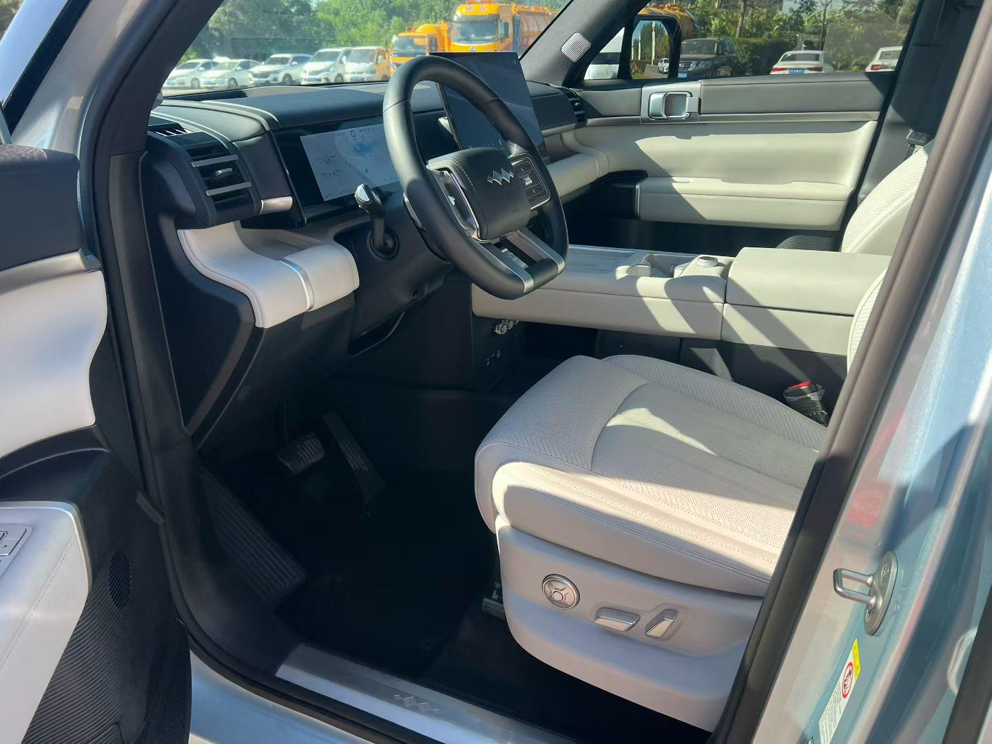 BYD Fangchengbao 7 PHEV 2025 thumb 6