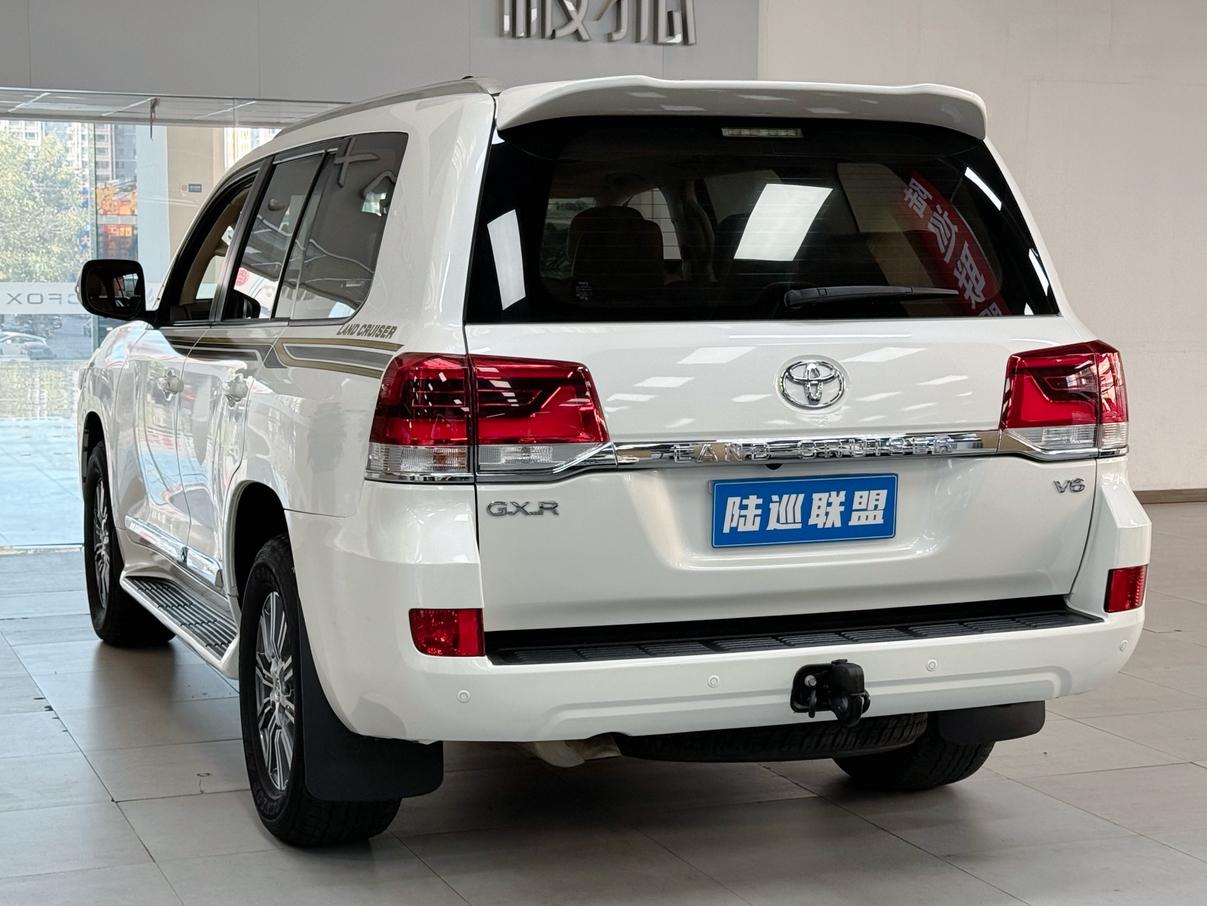Toyota Land Cruiser 2017 thumb 2