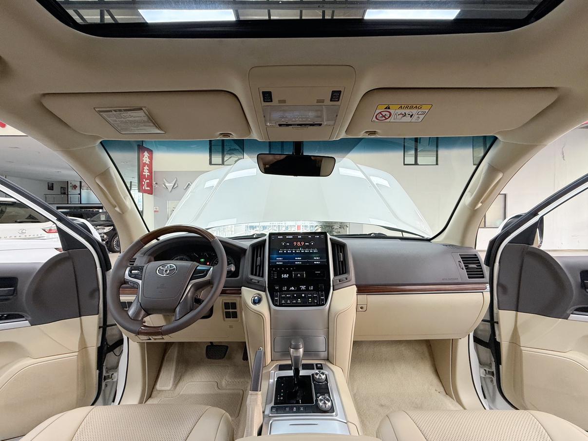 Toyota Land Cruiser 2017 thumb 7