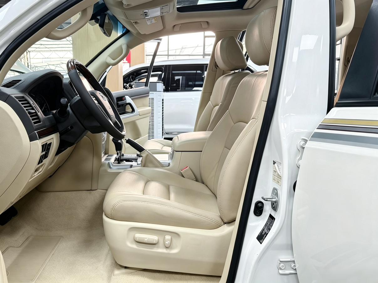 Toyota Land Cruiser 2017 thumb 12