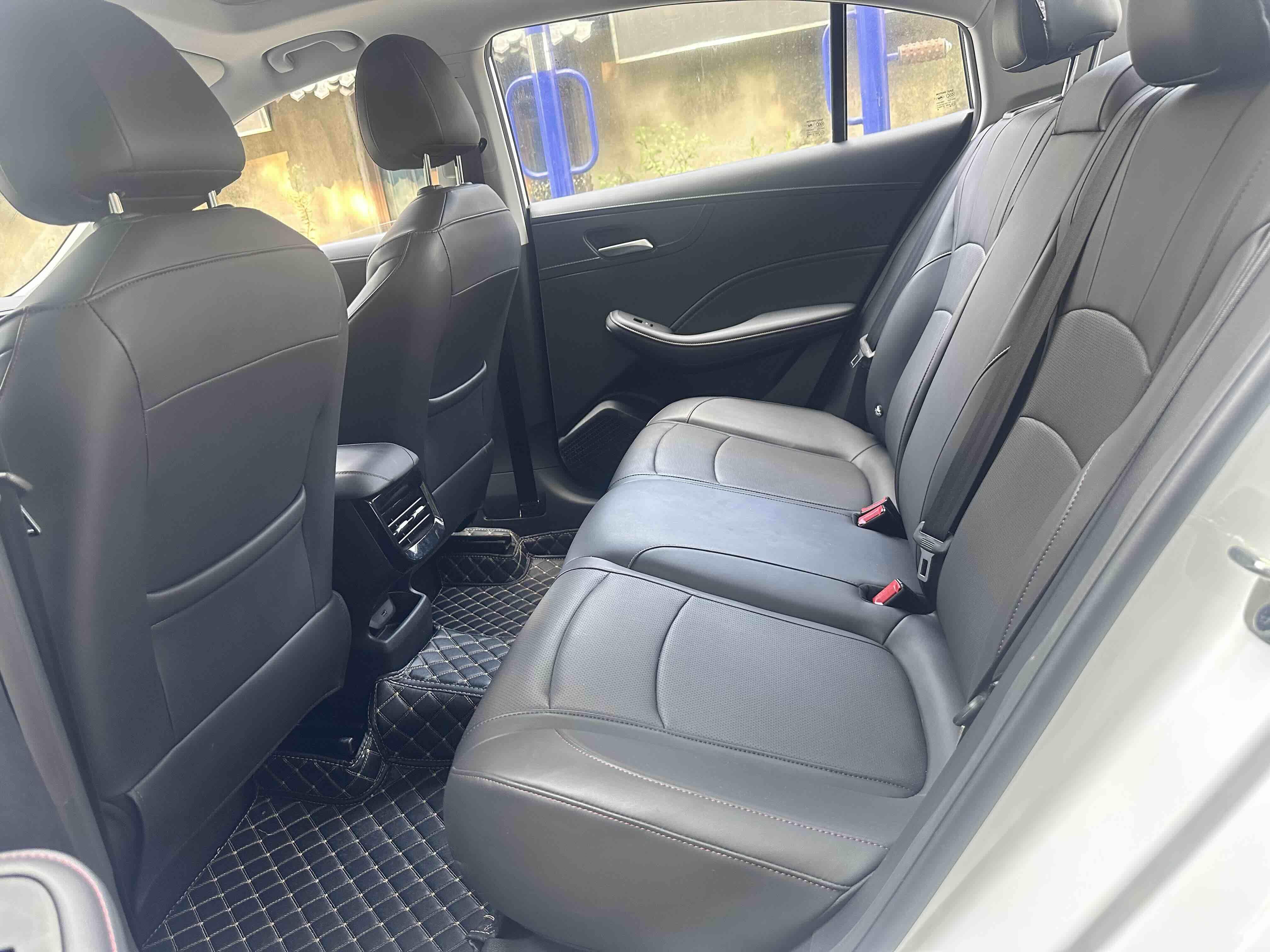 Roewe i5 2023 thumb 10
