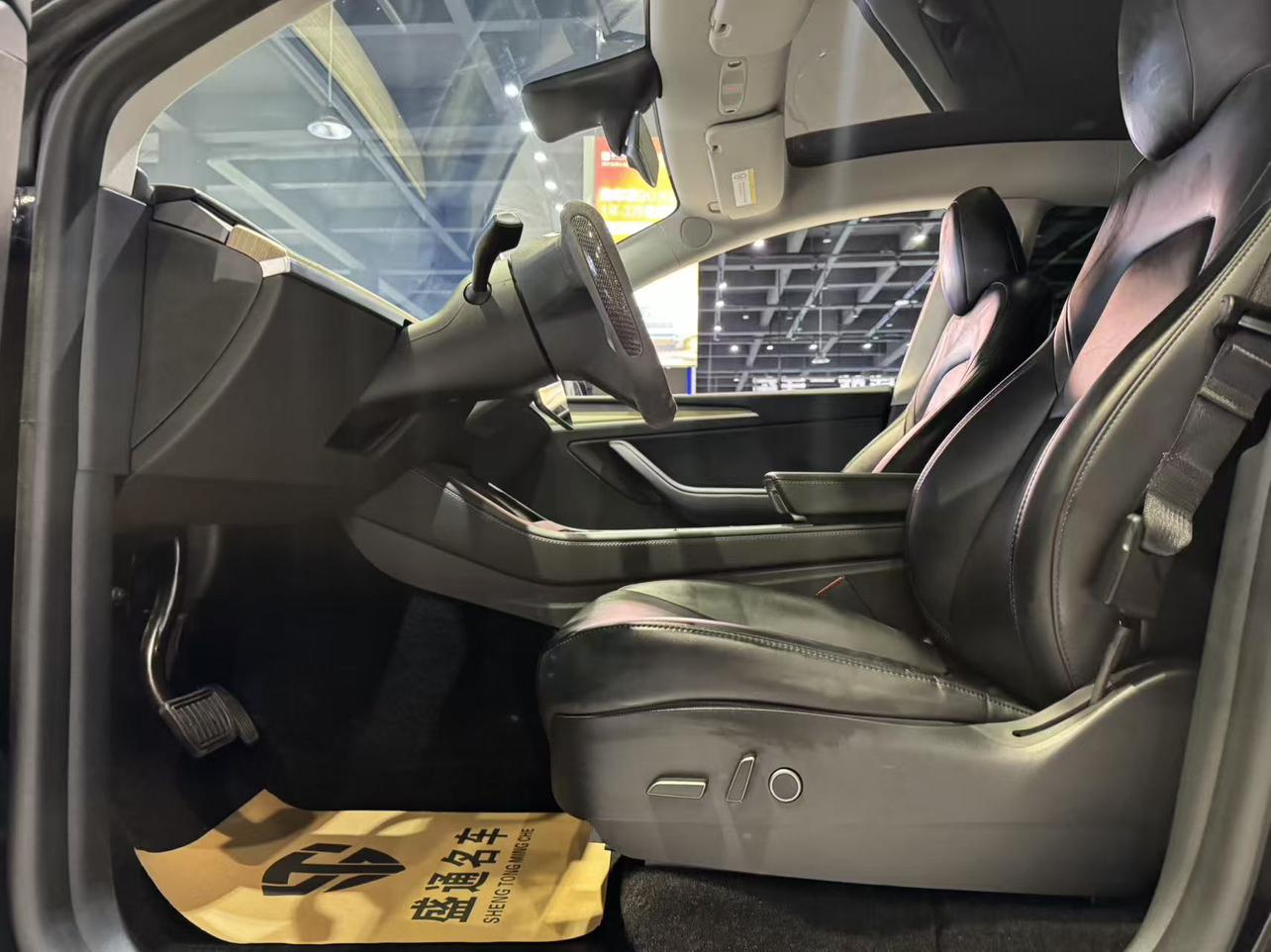 Tesla Model Y 2022 thumb 8