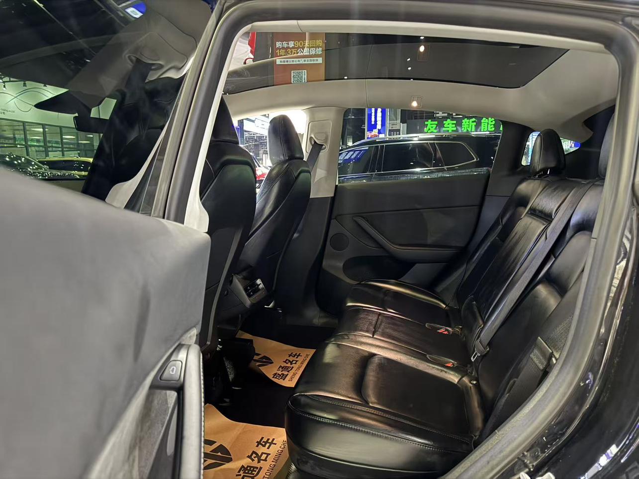 Tesla Model Y 2022 thumb 12
