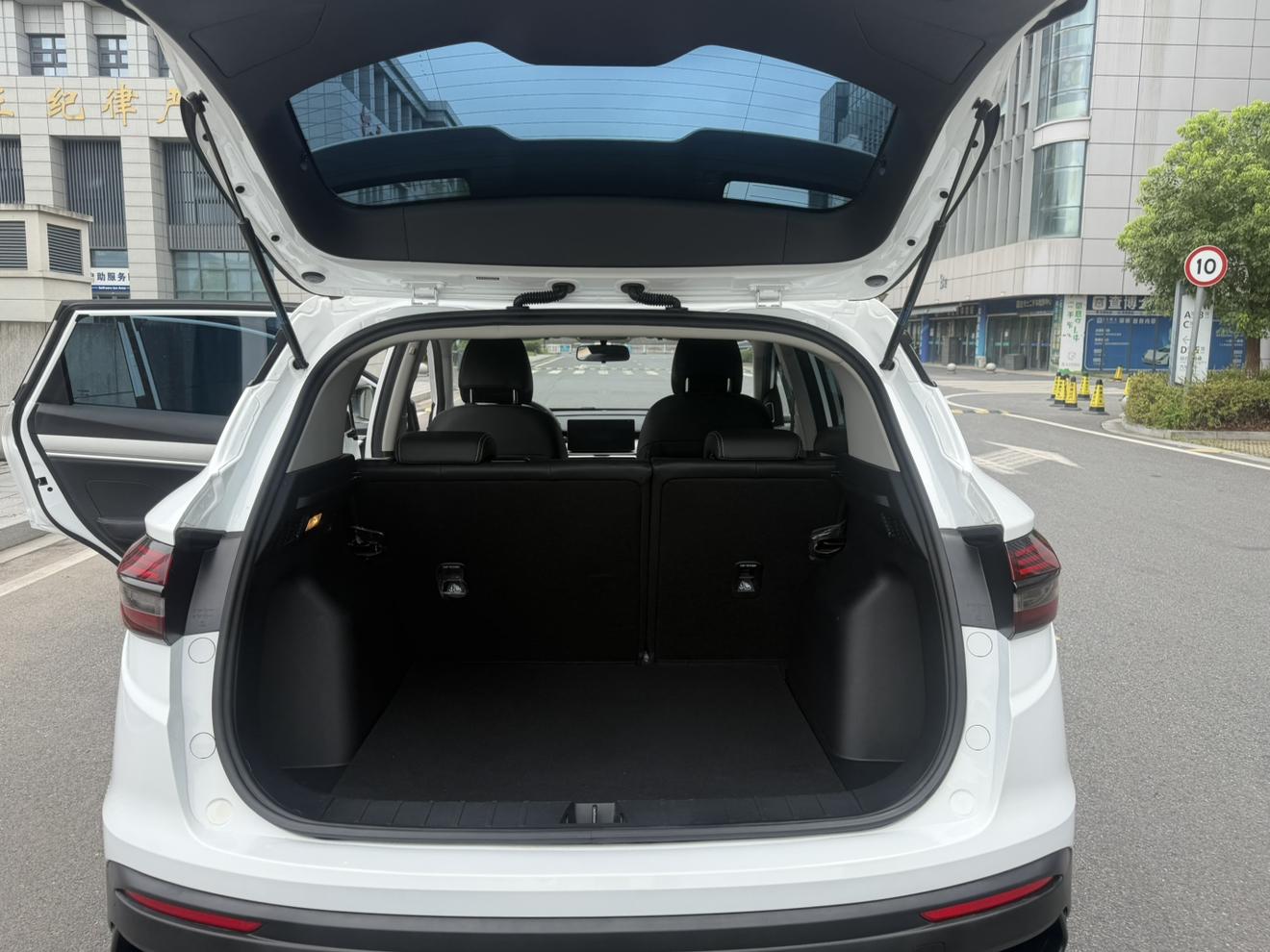 Geely Binyue 2025 thumb 9