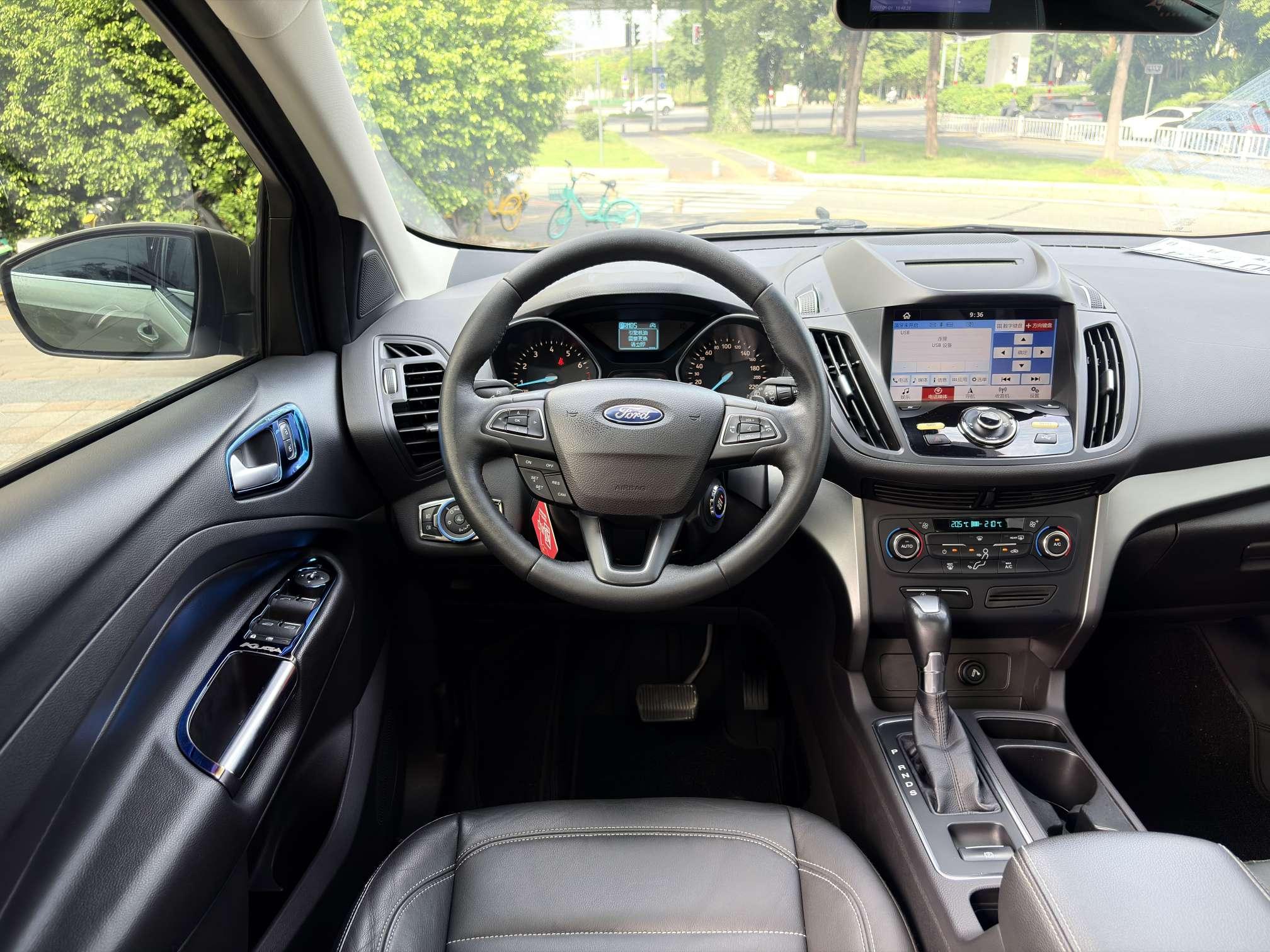 Ford Kuga 2017 thumb 6