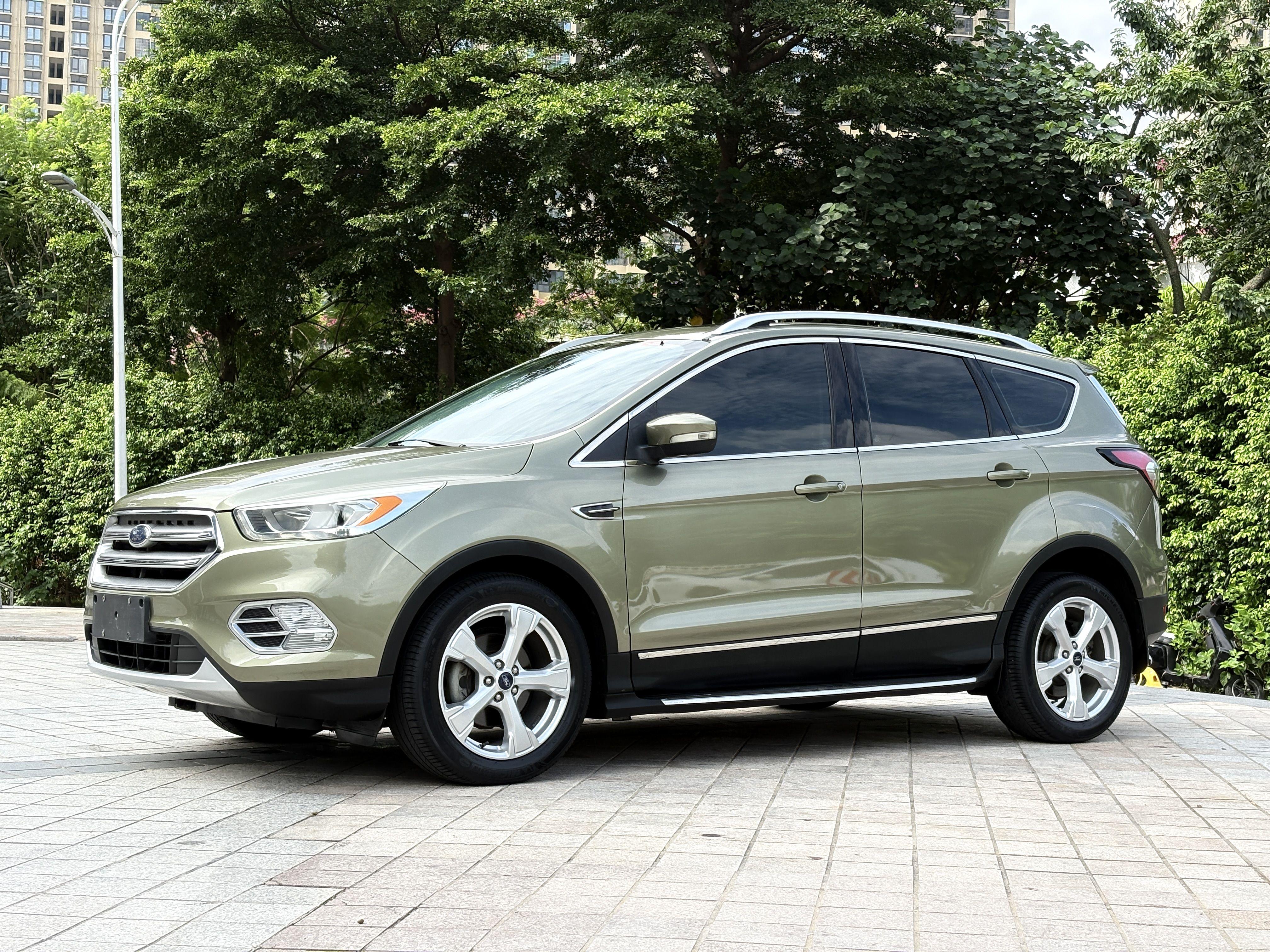 Ford Kuga 2017 thumb 8