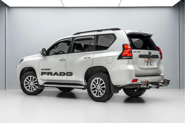 Toyota Land Cruiser Prado 2018 thumb 3