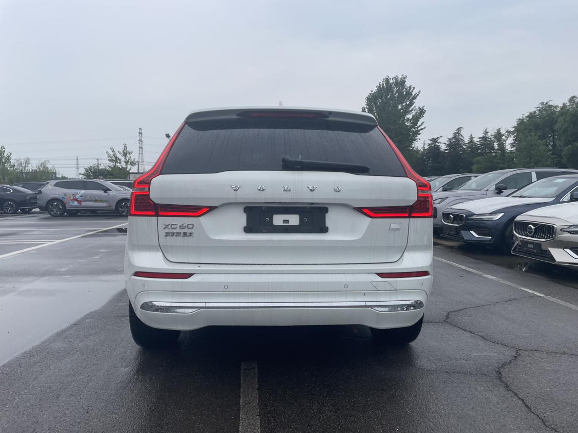 Volvo XC60 2024 thumb 2