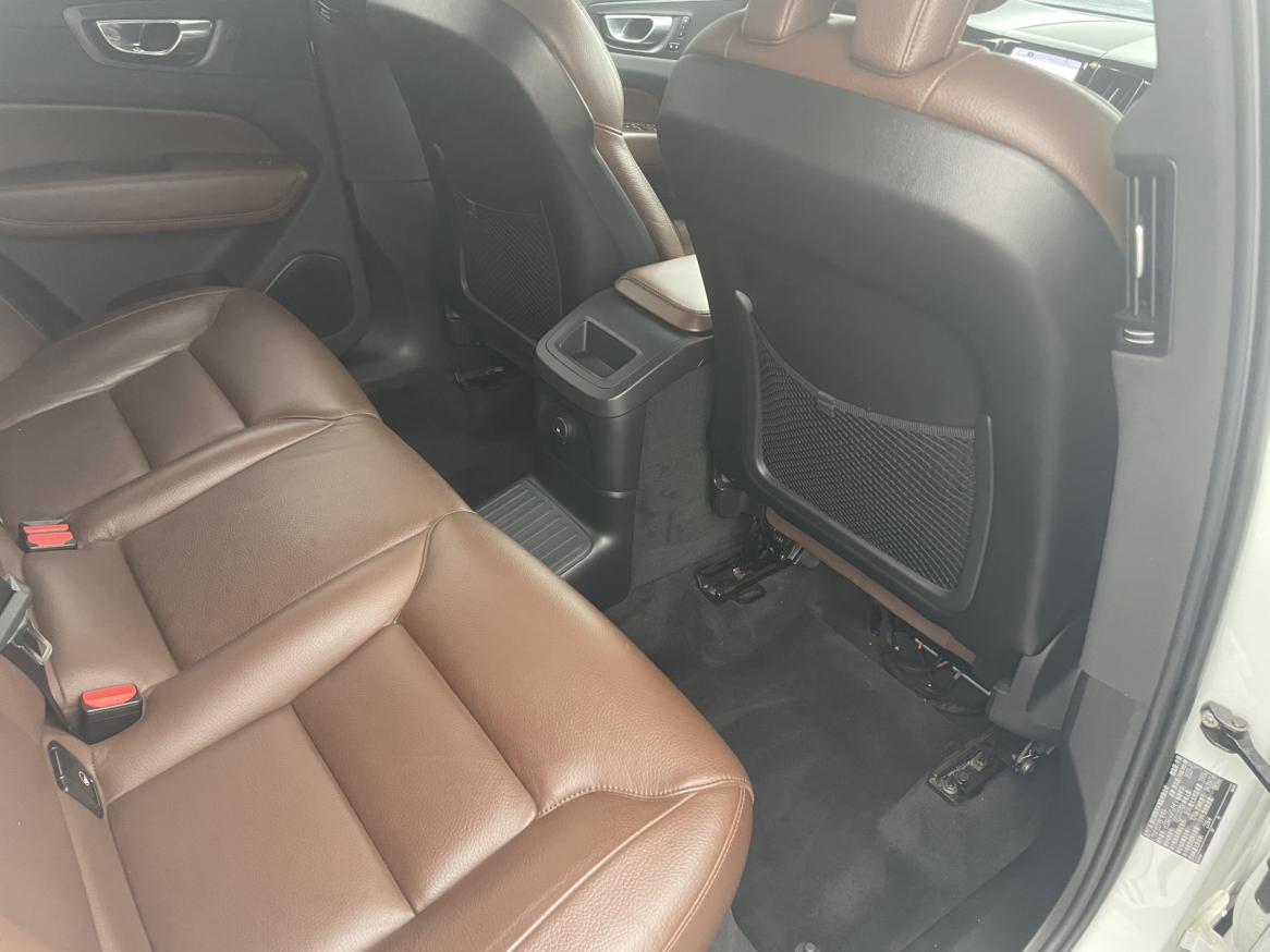 Volvo XC60 2024 thumb 9