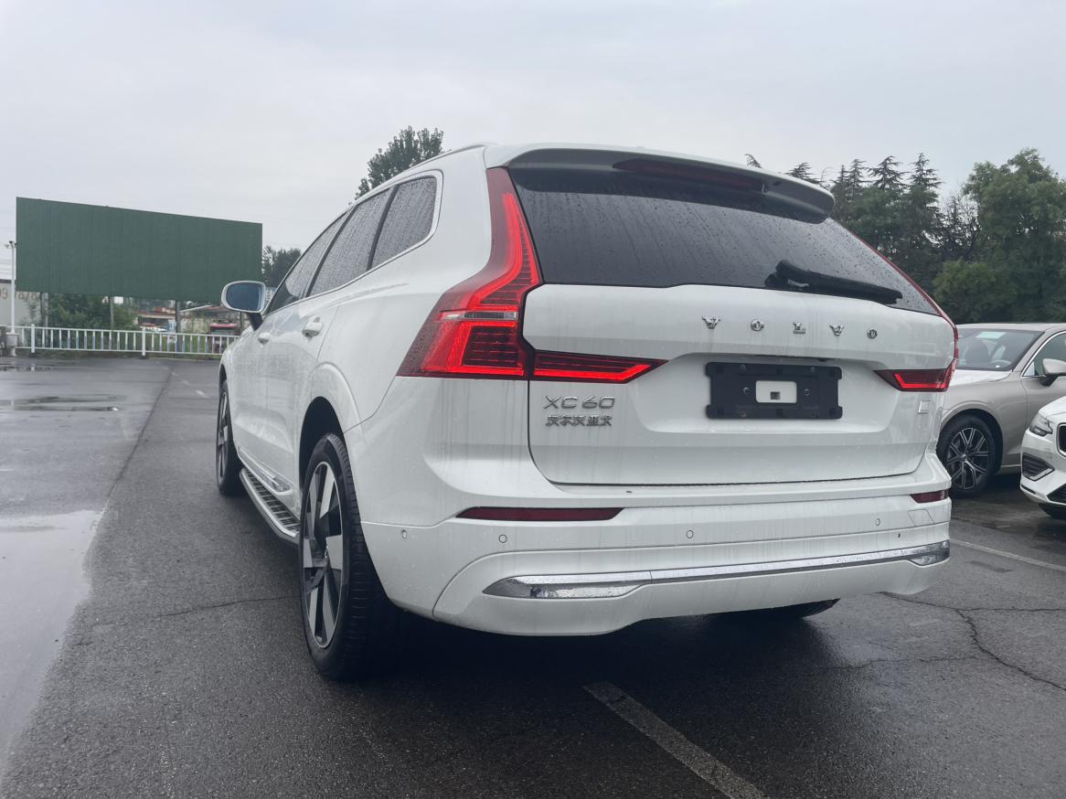 Volvo XC60 2024 thumb 12