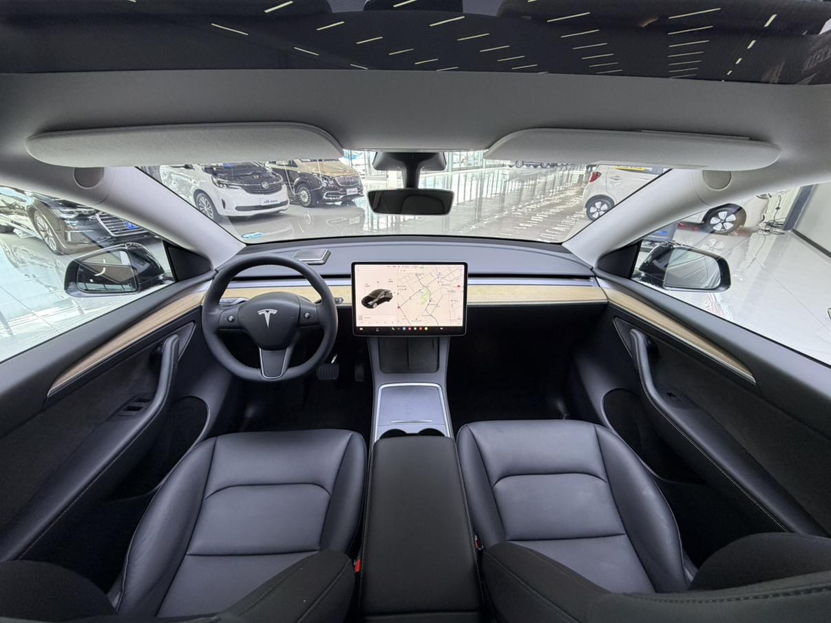 Tesla Model Y 2021 thumb 5