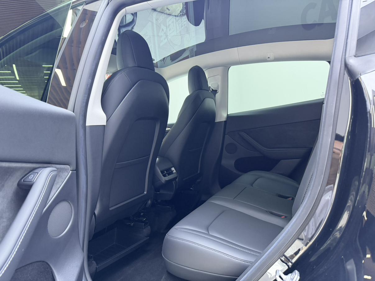 Tesla Model Y 2021 thumb 7
