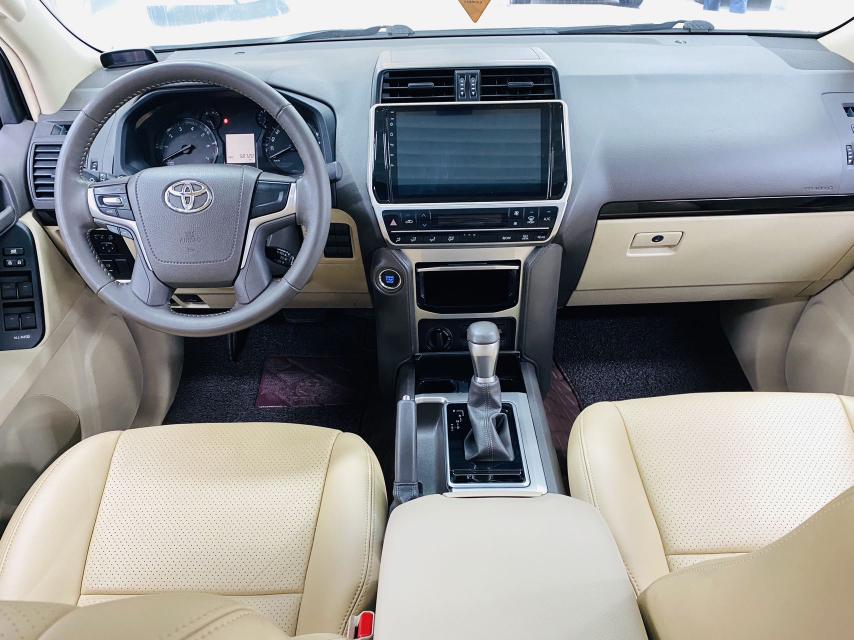 Toyota Land Cruiser Prado 2019 thumb 8