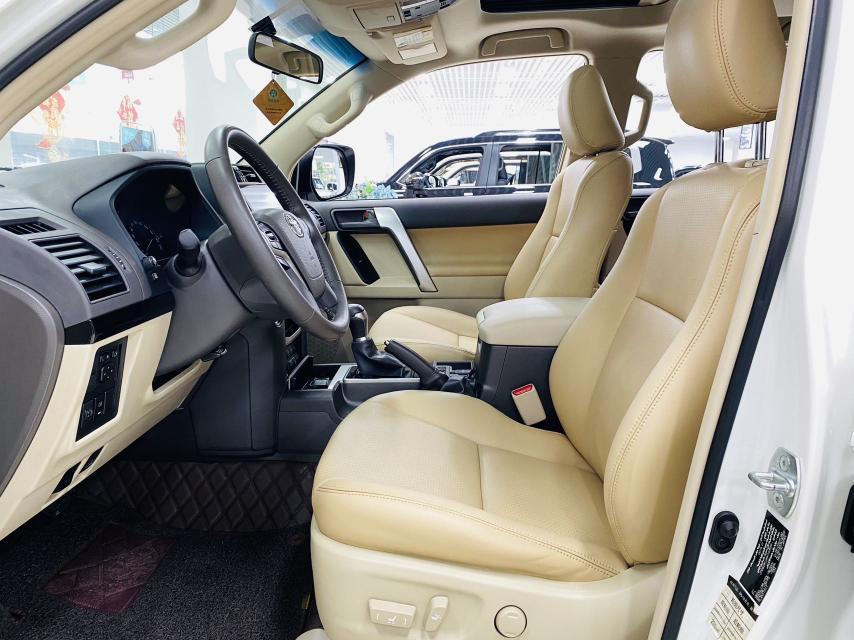 Toyota Land Cruiser Prado 2019 thumb 9