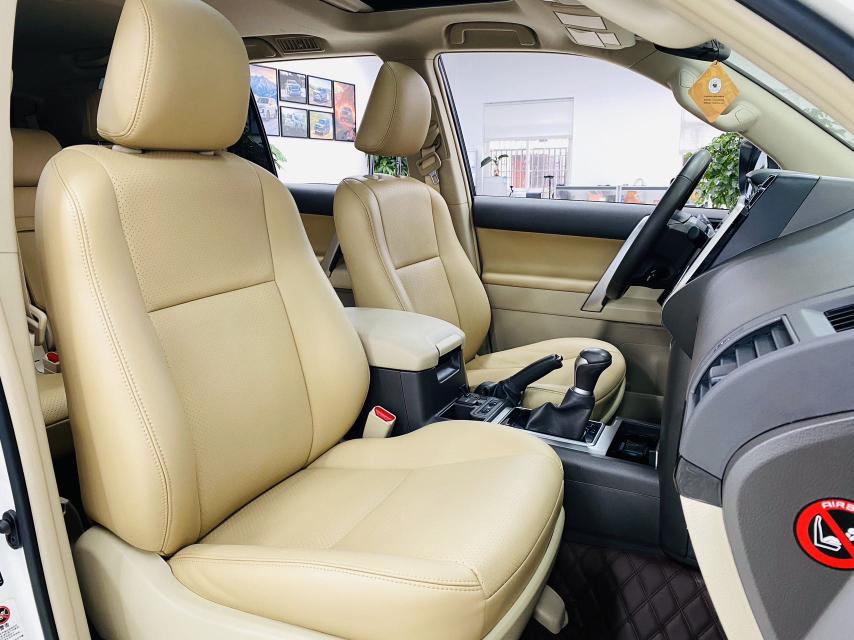 Toyota Land Cruiser Prado 2019 thumb 10