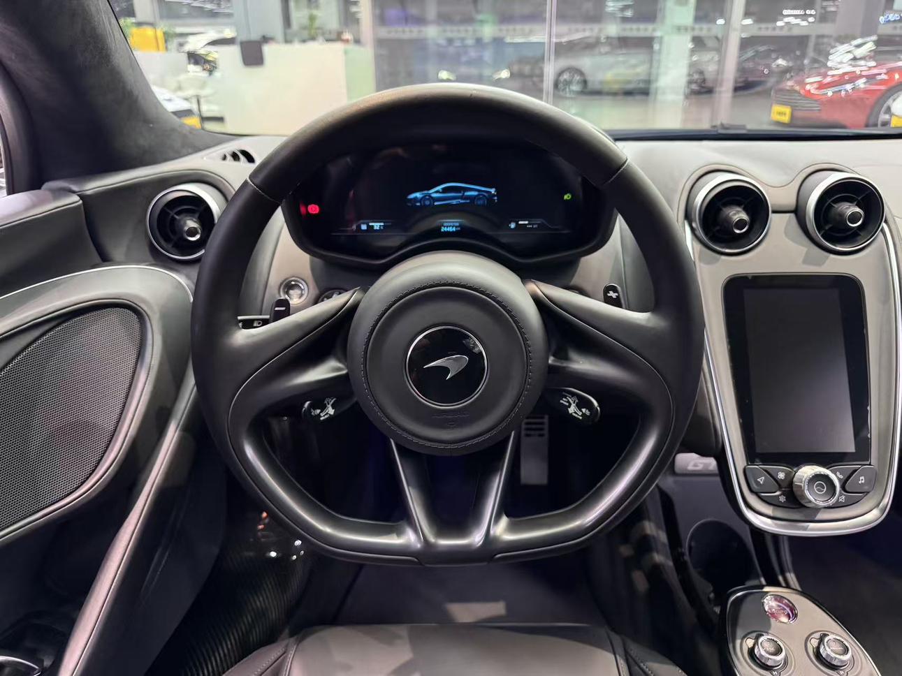 McLaren GT 2023 thumb 5