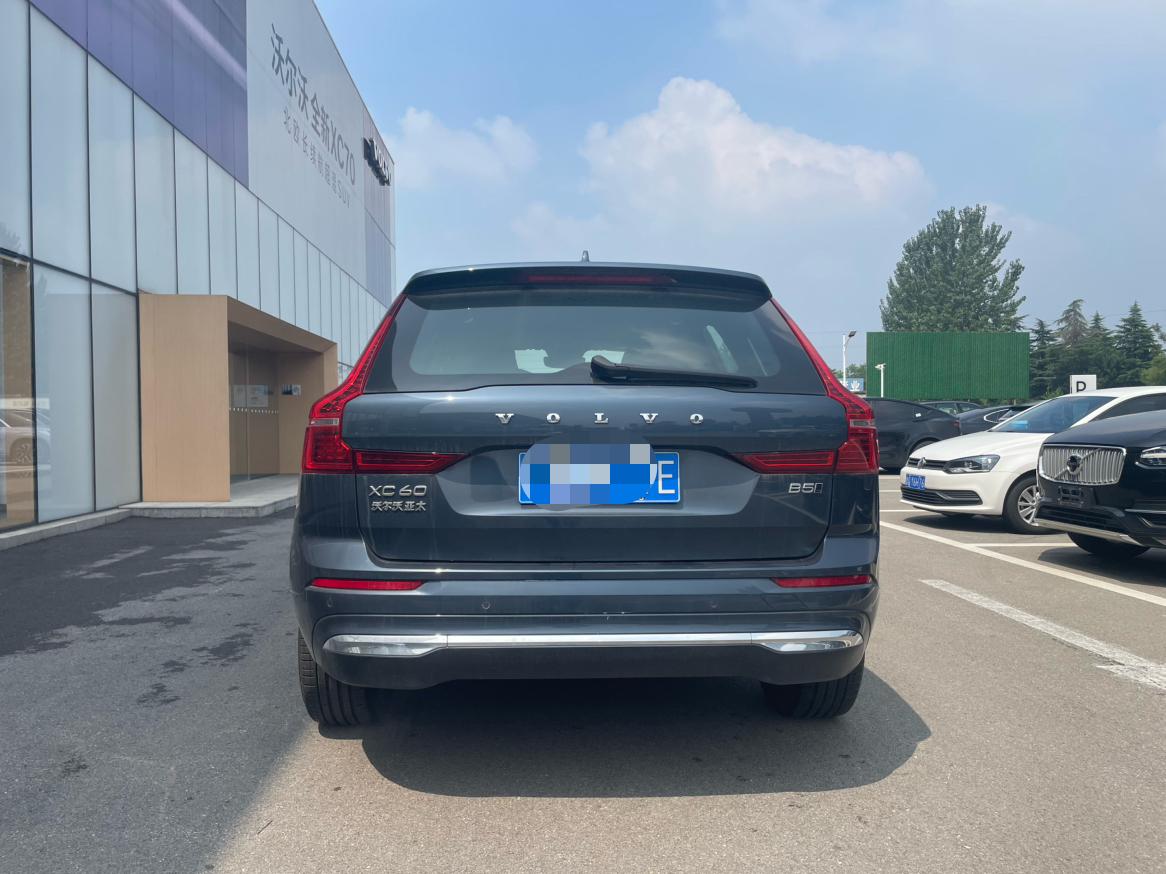 Volvo XC60 2025 thumb 2
