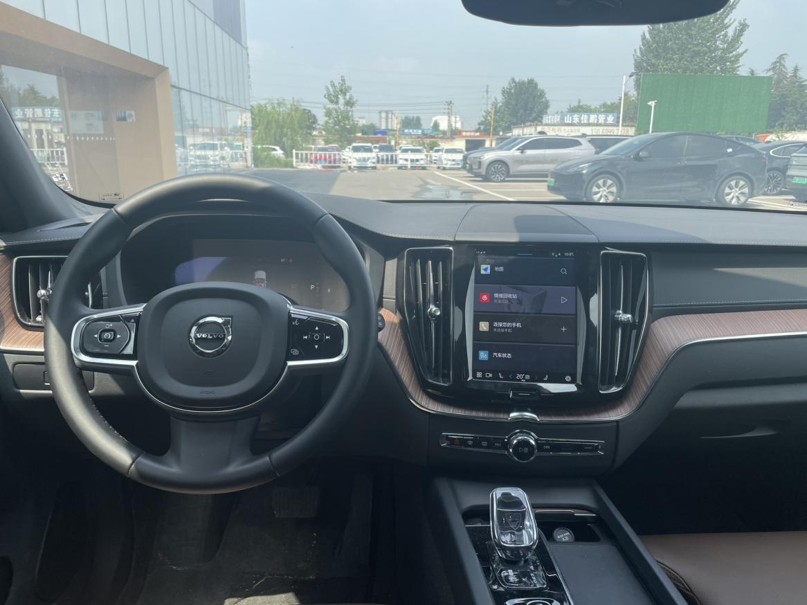 Volvo XC60 2025 thumb 6