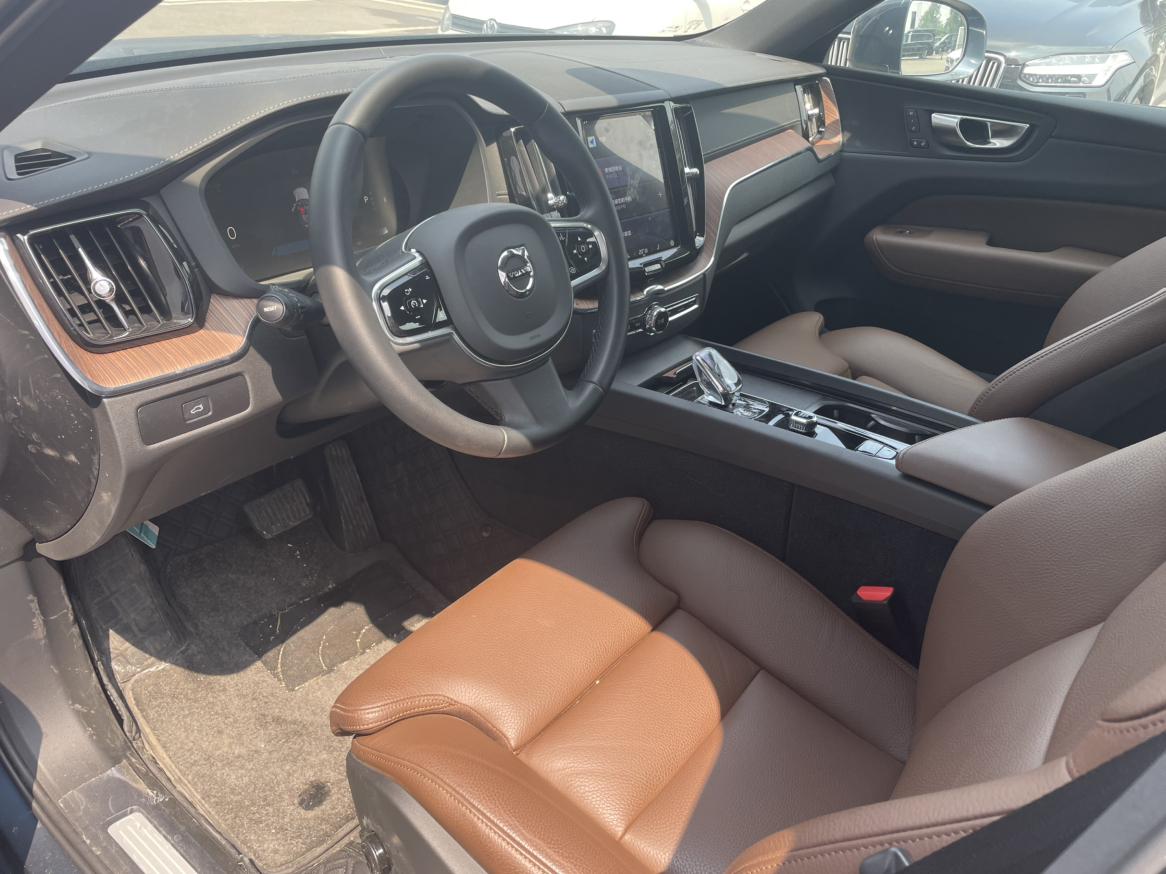 Volvo XC60 2025 thumb 7