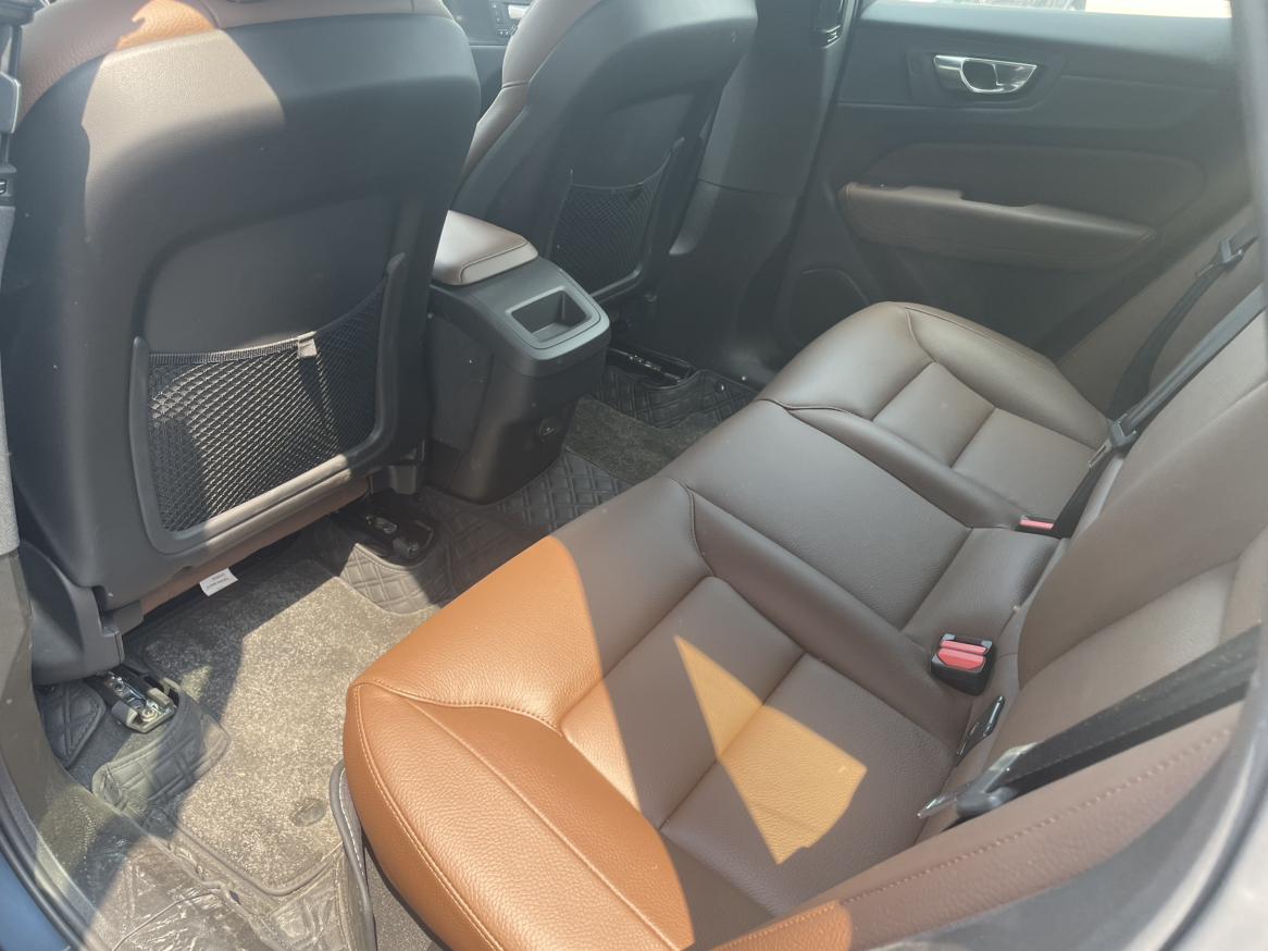Volvo XC60 2025 thumb 8