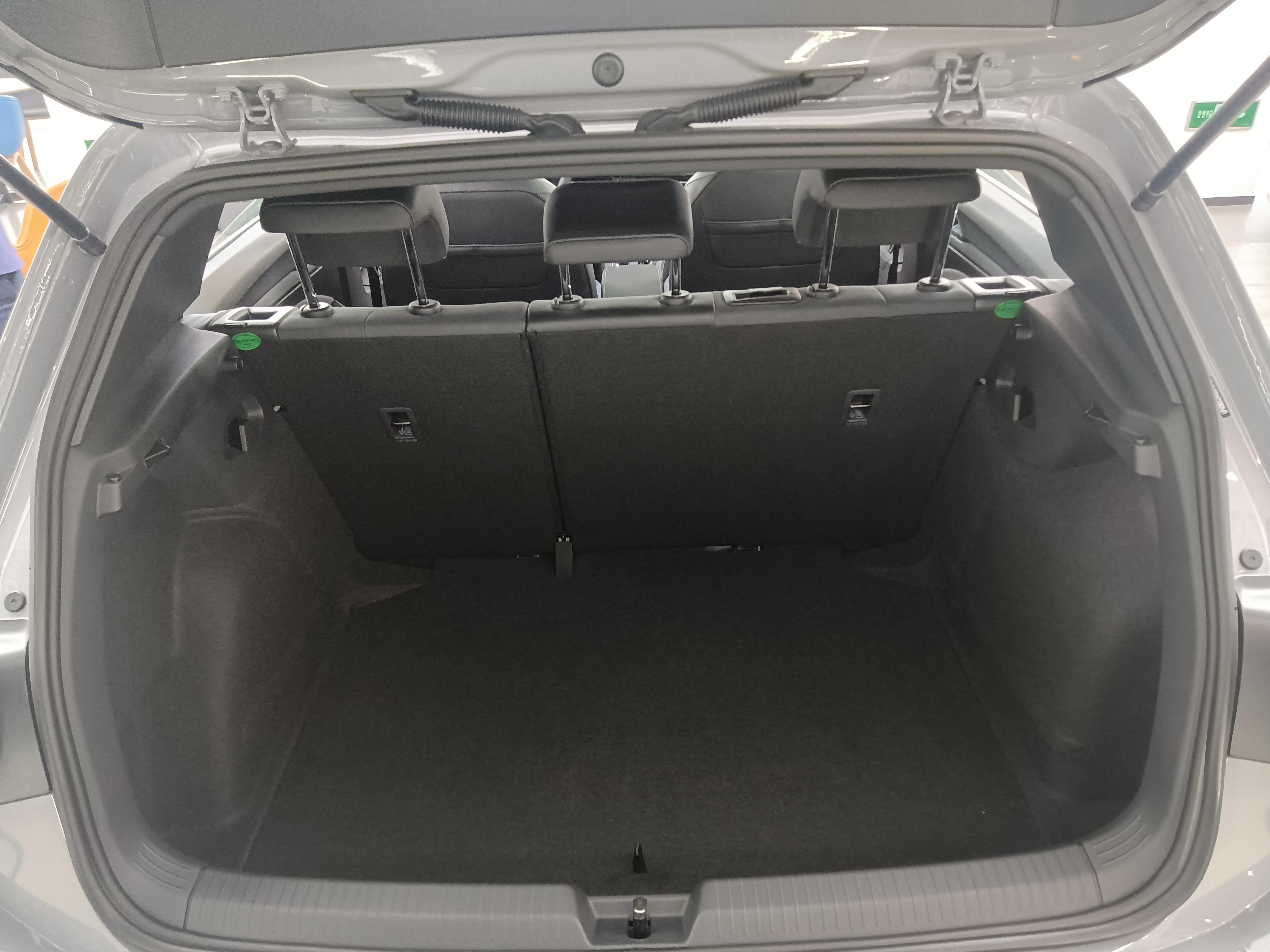 Volkswagen Golf Sportsvan 2025 thumb 8