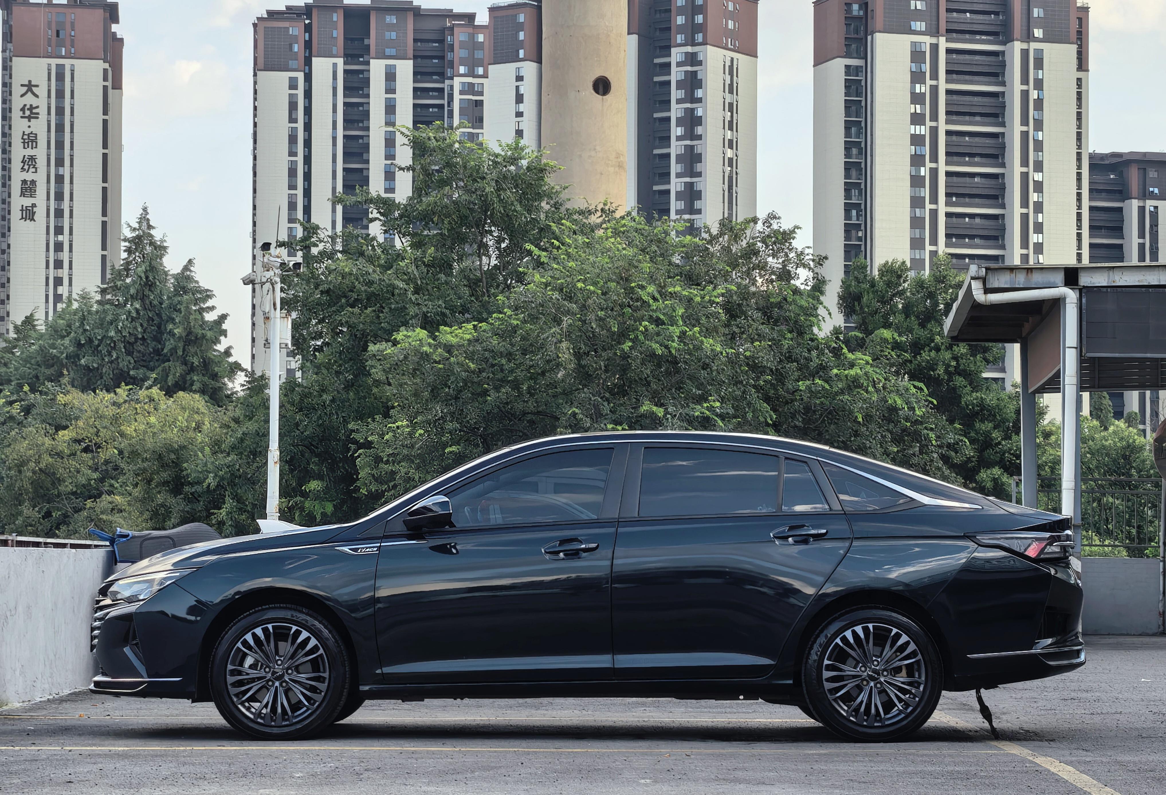 Dongfeng Aeolus Yixuan Max 2021 thumb 2