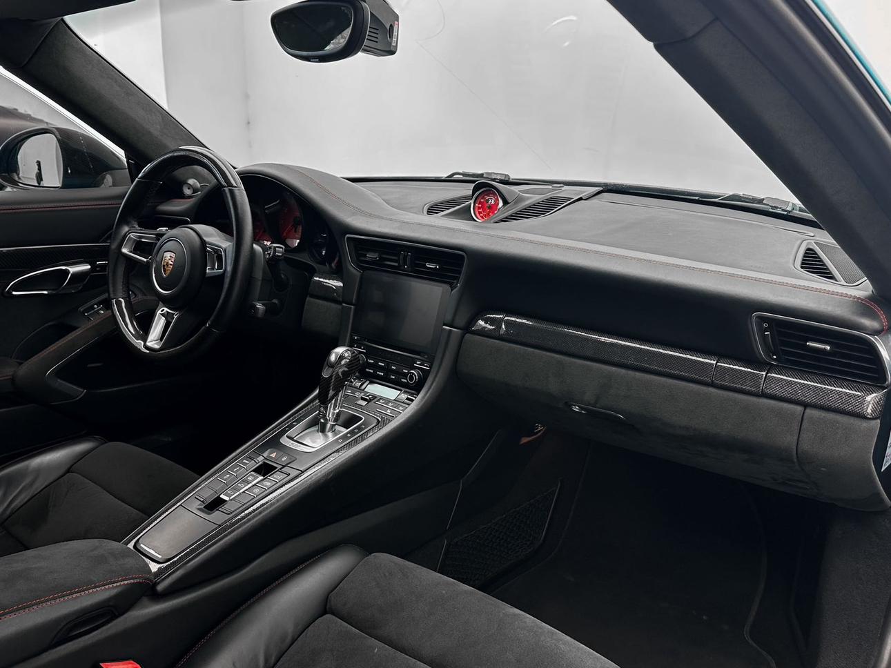 Porsche 911 2016 thumb 8
