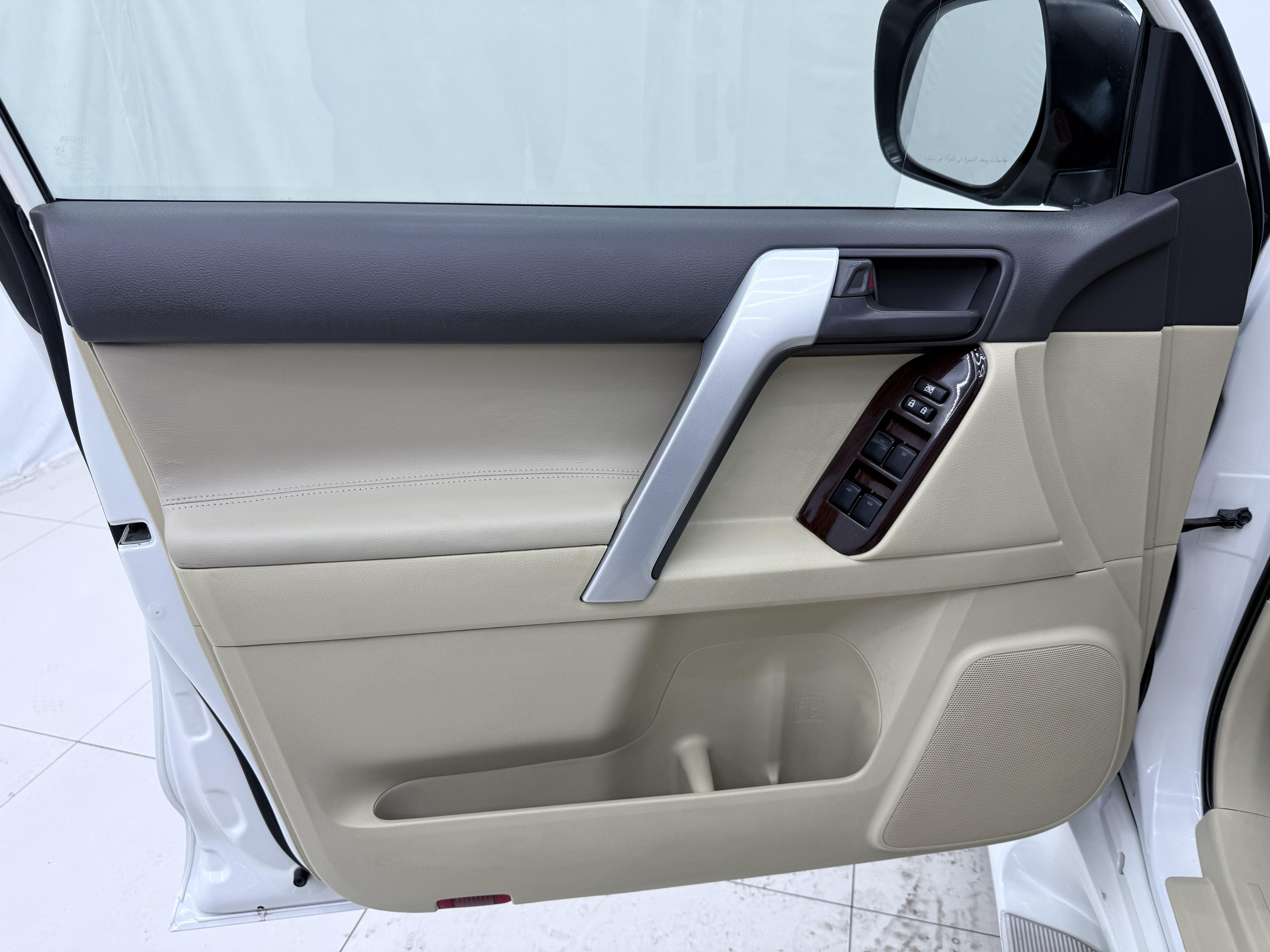 Toyota Land Cruiser Prado 2017 thumb 7