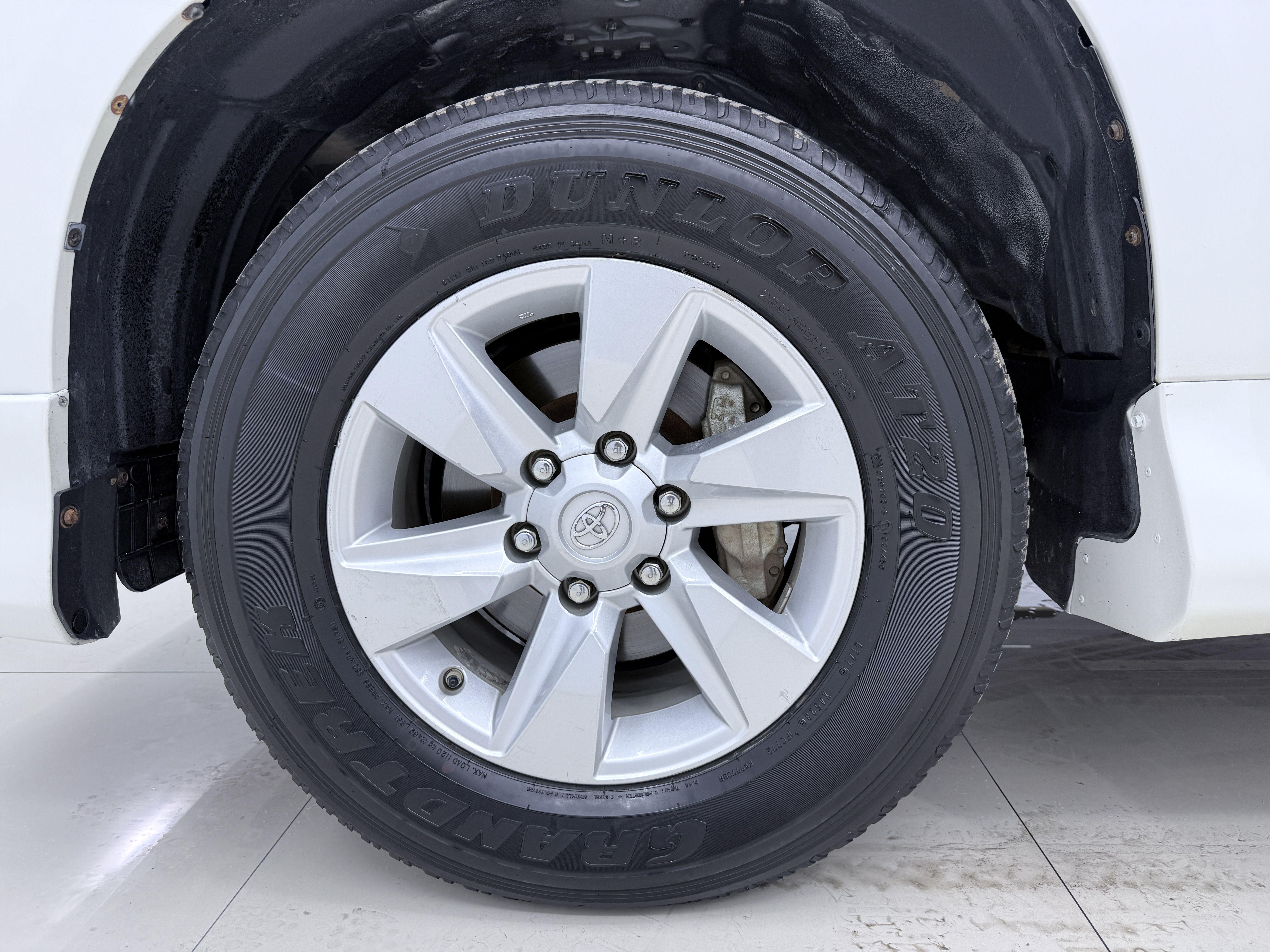 Toyota Land Cruiser Prado 2017 thumb 8