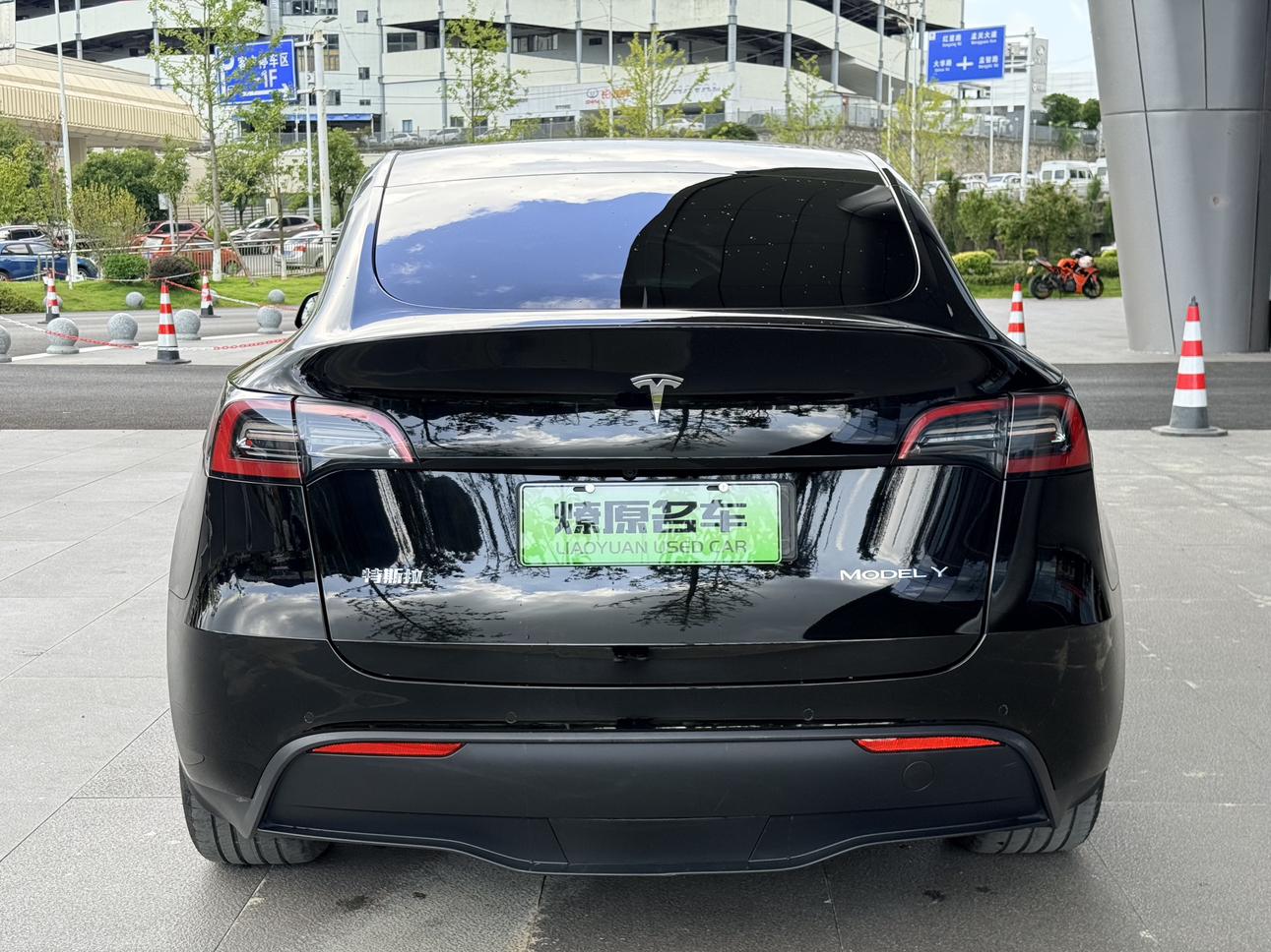 Tesla Model Y 2022 thumb 4