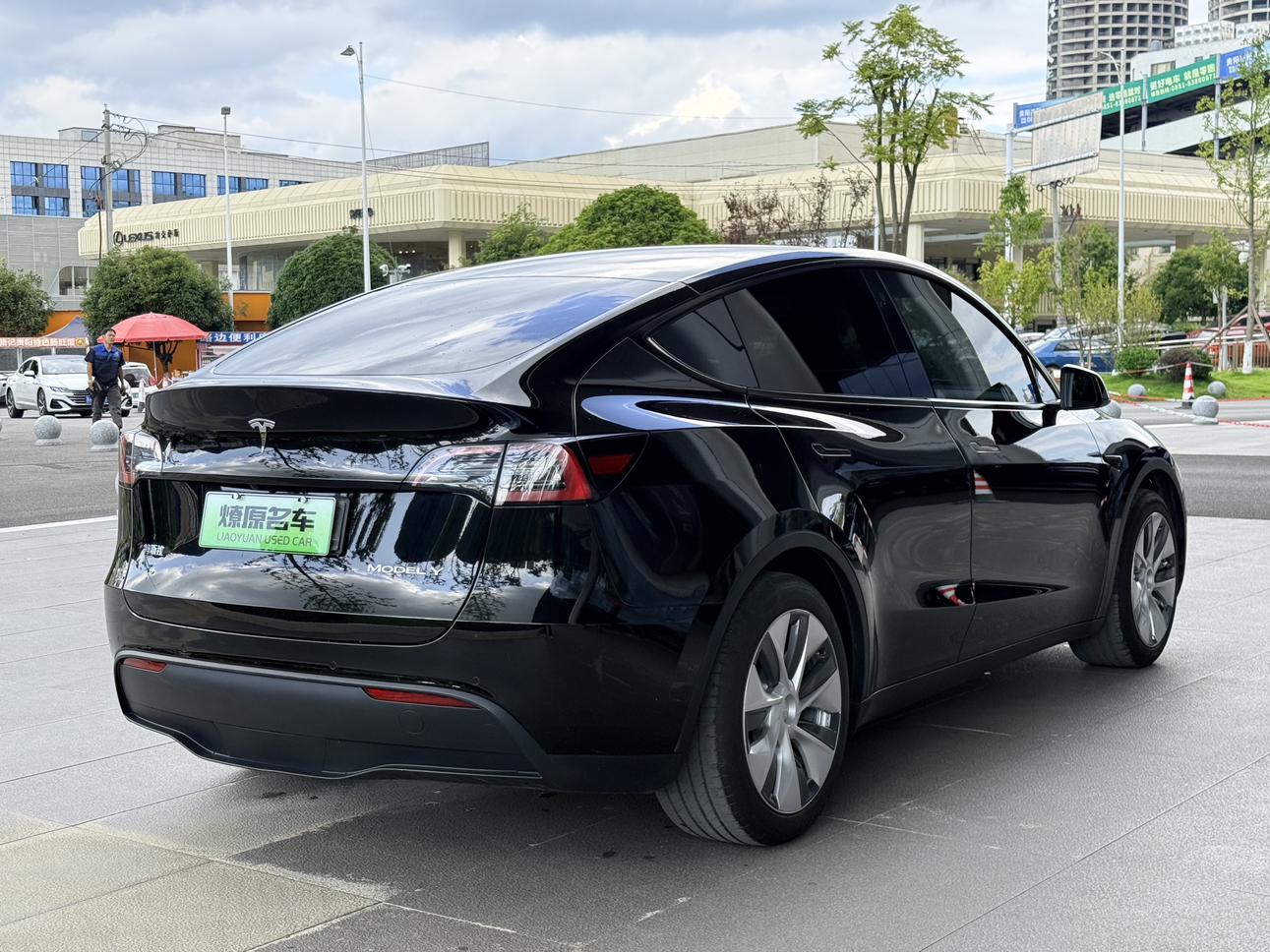 Tesla Model Y 2022 thumb 5