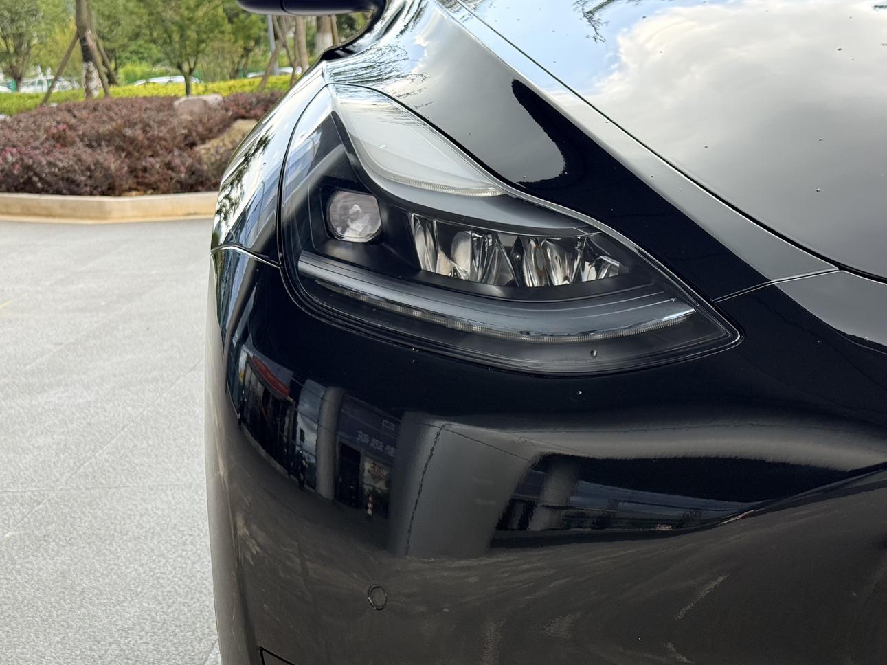 Tesla Model Y 2022 thumb 6