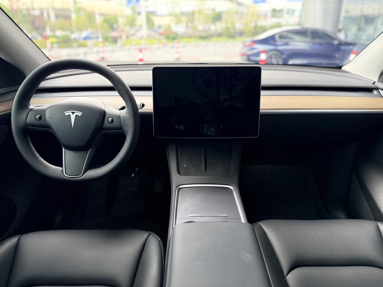 Tesla Model Y 2022 thumb 12