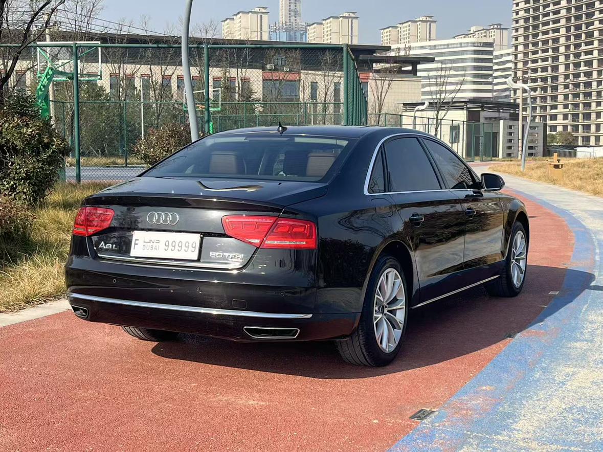 Audi A8 2012 thumb 4